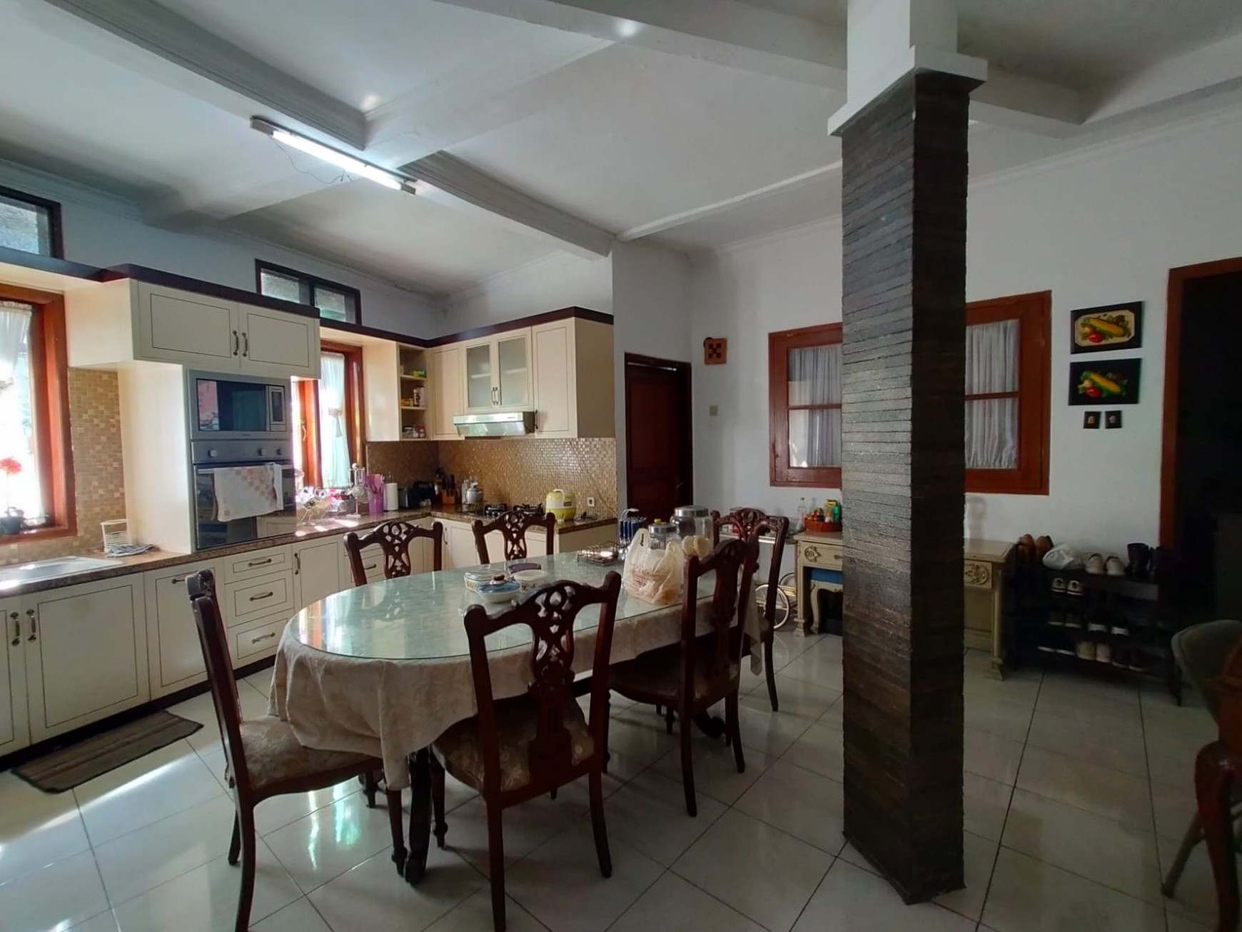 Rumah Lux Siap Huni di Sayap Riau, Bandung Kota