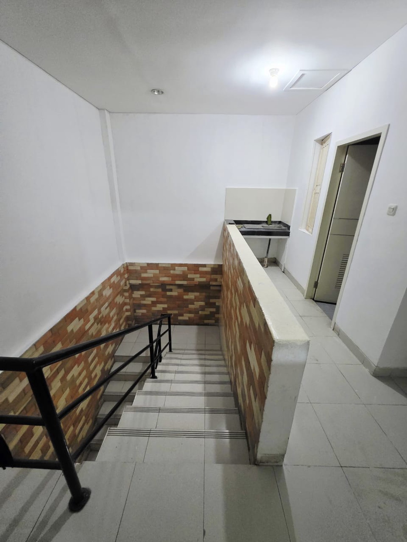 Ruko 4 Lantai Radio Dalam Raya Ex-Bank Lokasi Strategis