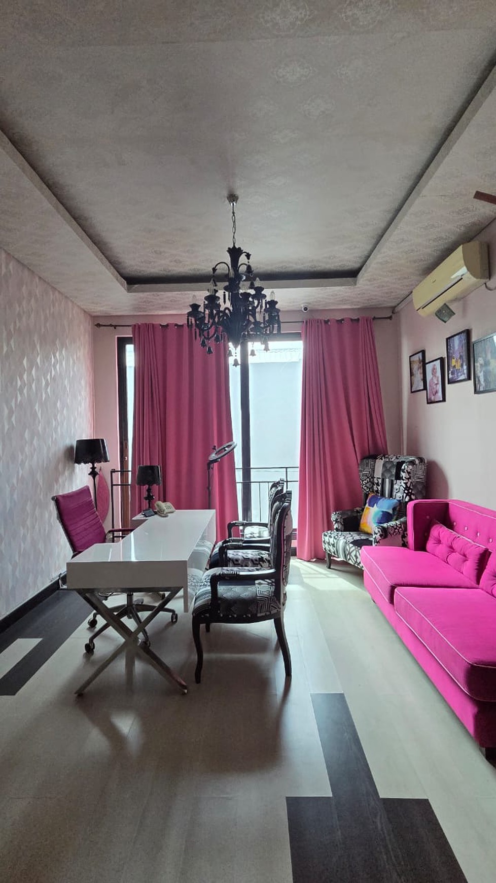 Rumah Kantor Luas dengan LT 375 LB 416 Semi Furnished 