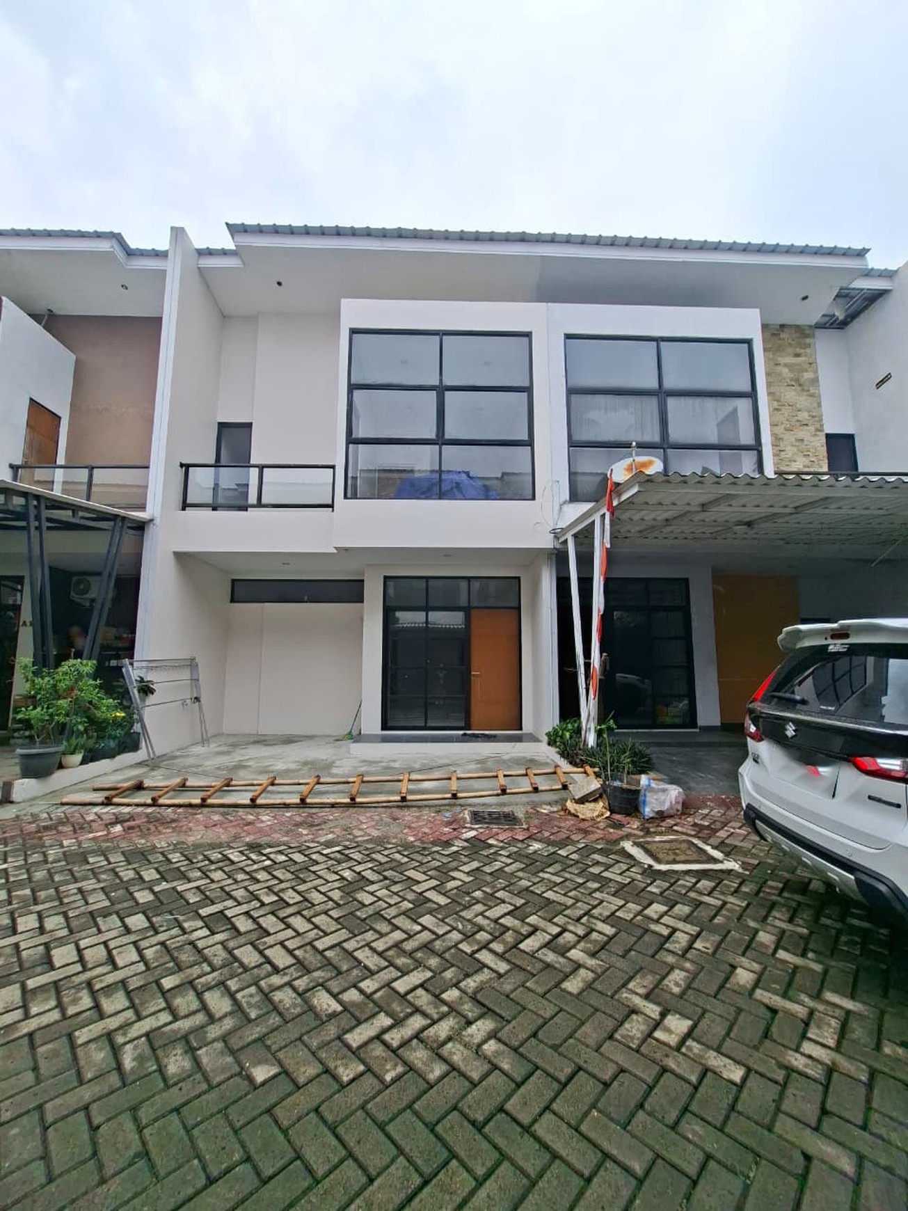 Rumah Cantik 2 Lantai di Ciputat Siap Huni dengan 3 KT dan 2+1 KM sudah SHM@Ciputat
