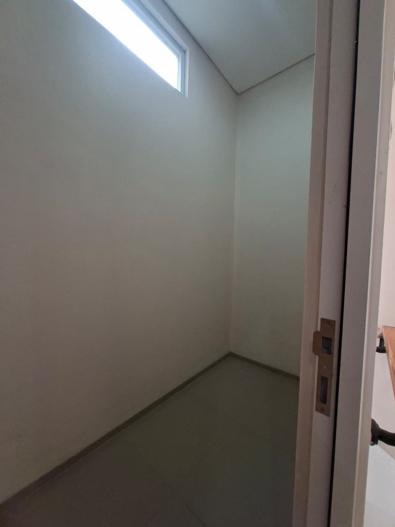 Rumah Cantik 2 Lantai di Ciputat Siap Huni dengan 3 KT dan 2+1 KM sudah SHM@Ciputat