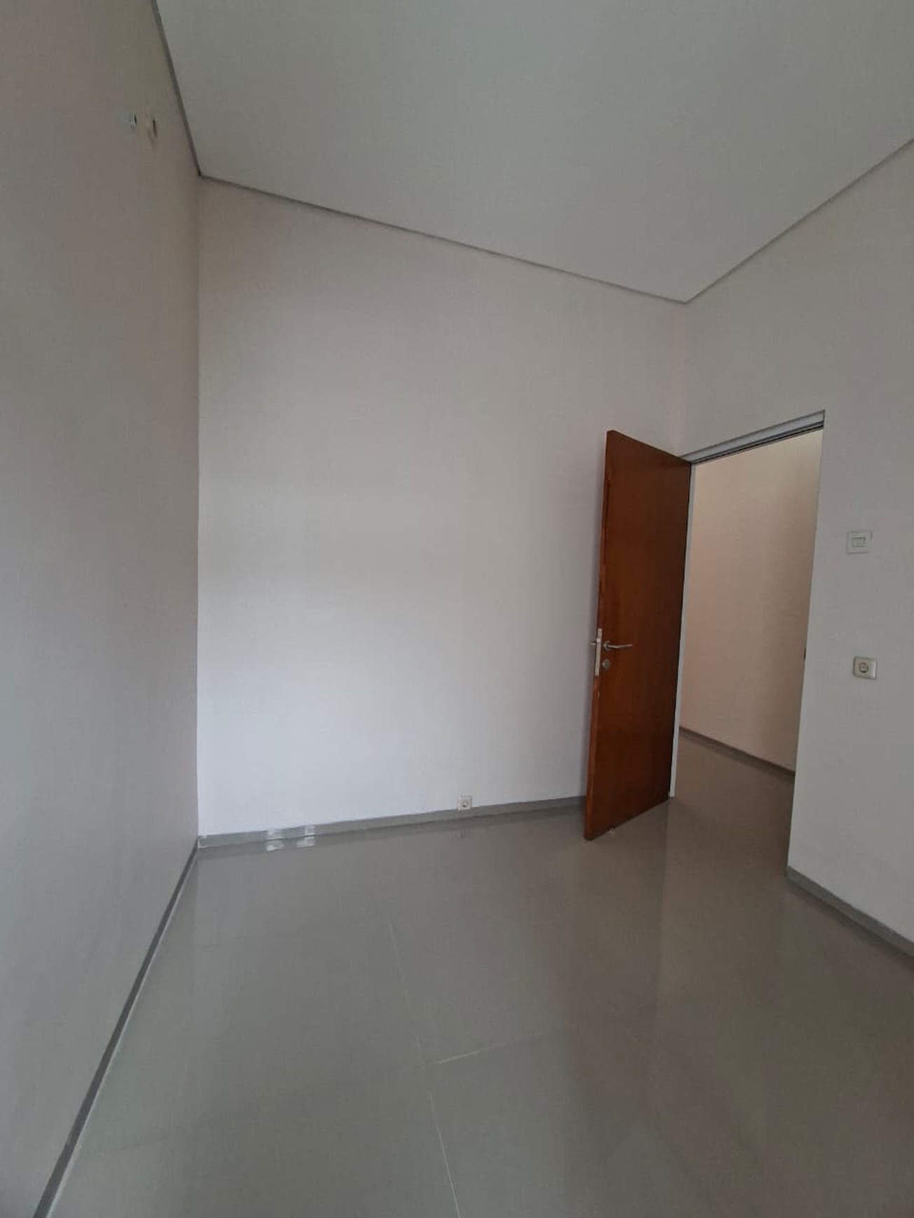Rumah Cantik 2 Lantai di Ciputat Siap Huni dengan 3 KT dan 2+1 KM sudah SHM@Ciputat