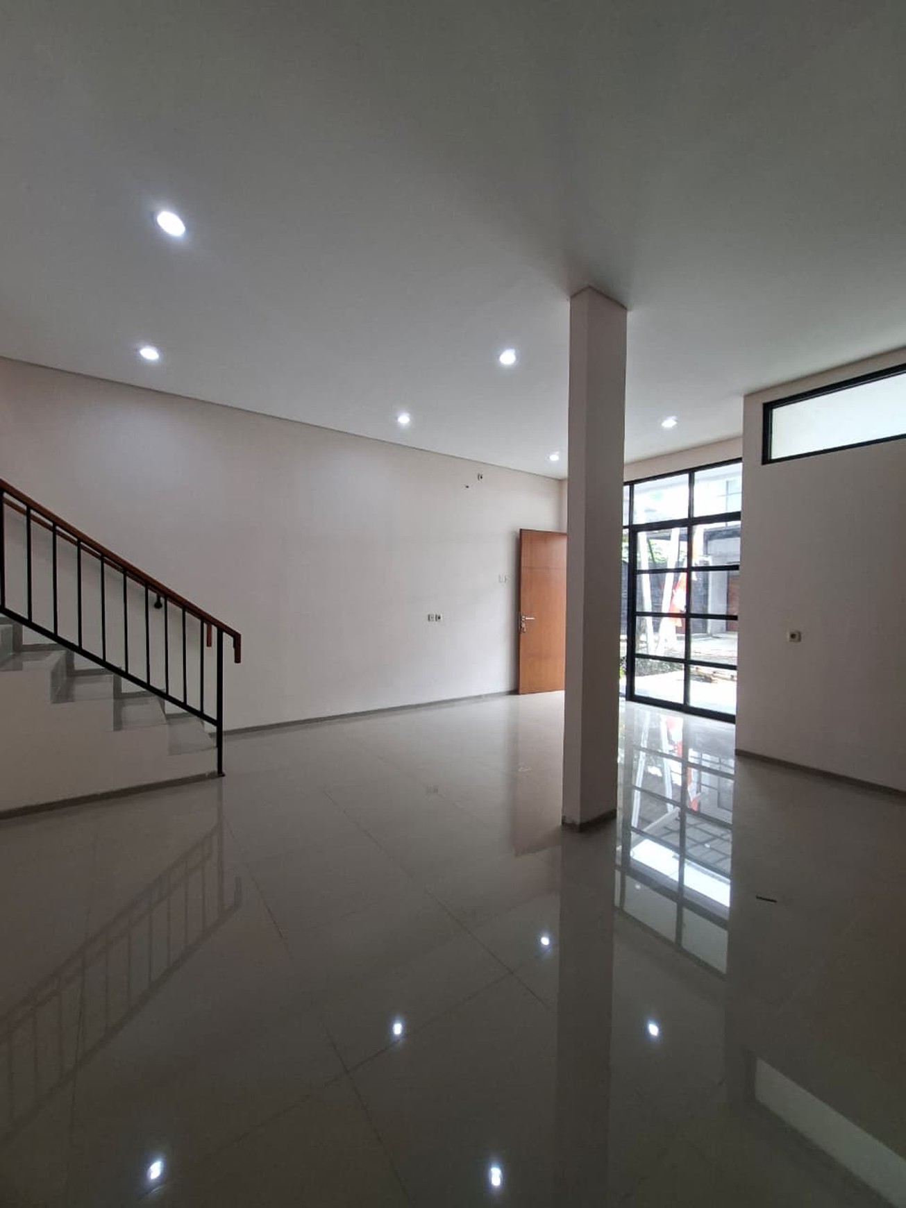 Rumah Cantik 2 Lantai di Ciputat Siap Huni dengan 3 KT dan 2+1 KM sudah SHM@Ciputat