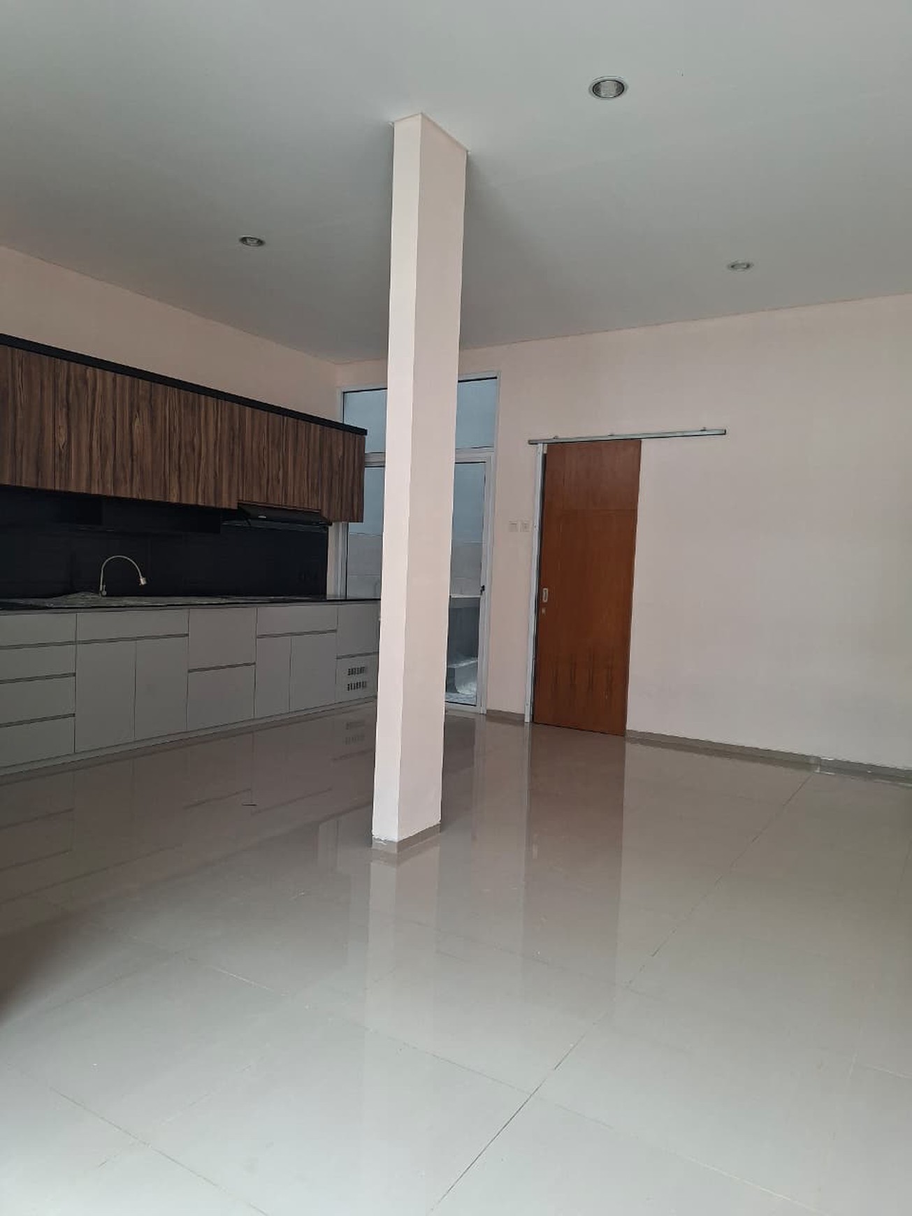 Rumah Cantik 2 Lantai di Ciputat Siap Huni dengan 3 KT dan 2+1 KM sudah SHM@Ciputat