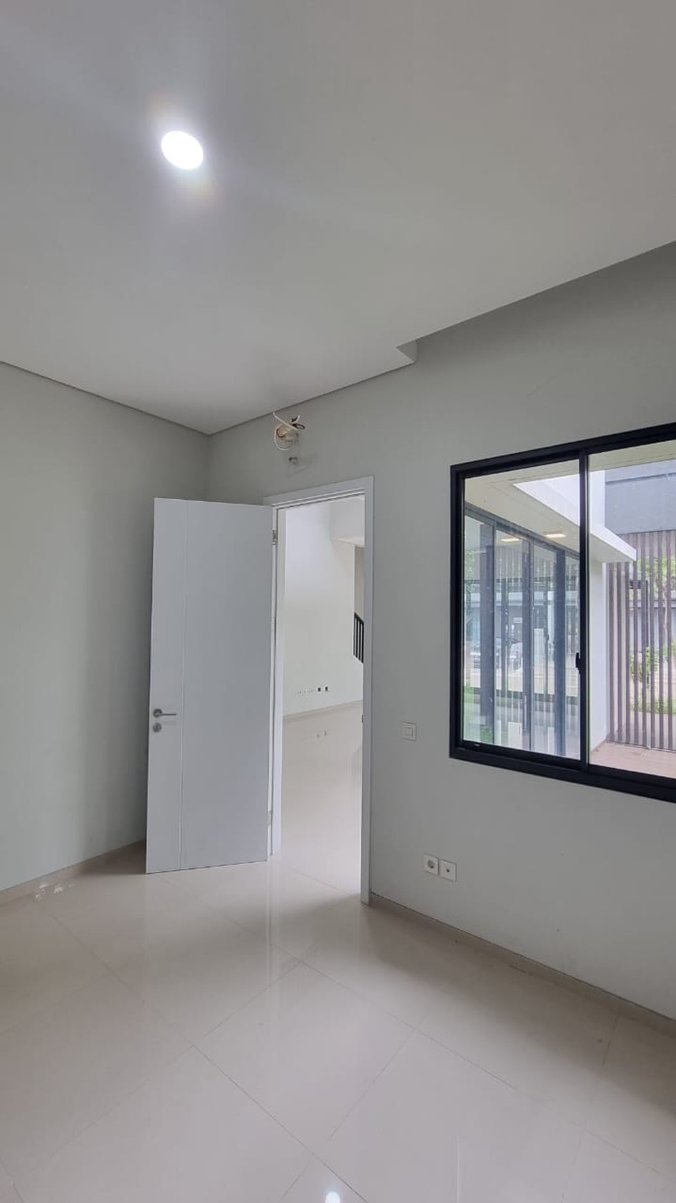Rumah 2 Lantai Siap Huni di Bintaro Sektor 9 dengan KT 4+1 KM 4+1 SHM