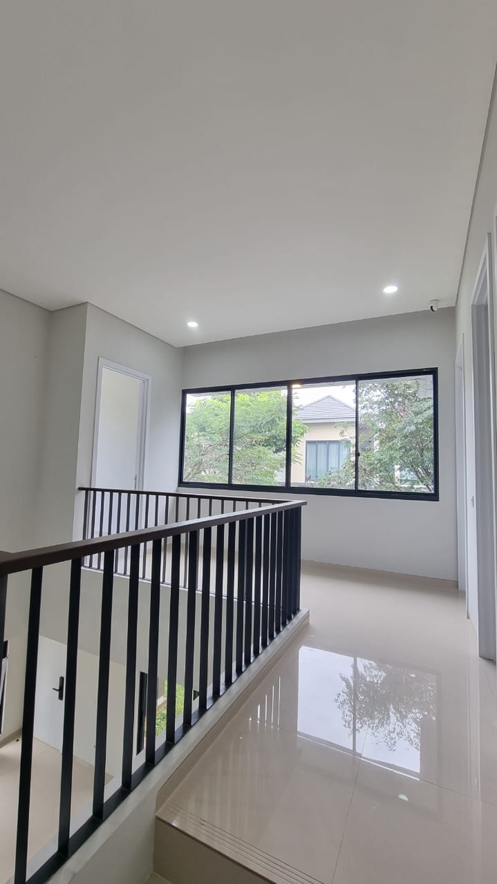 Rumah 2 Lantai Siap Huni di Bintaro Sektor 9 dengan KT 4+1 KM 4+1 SHM