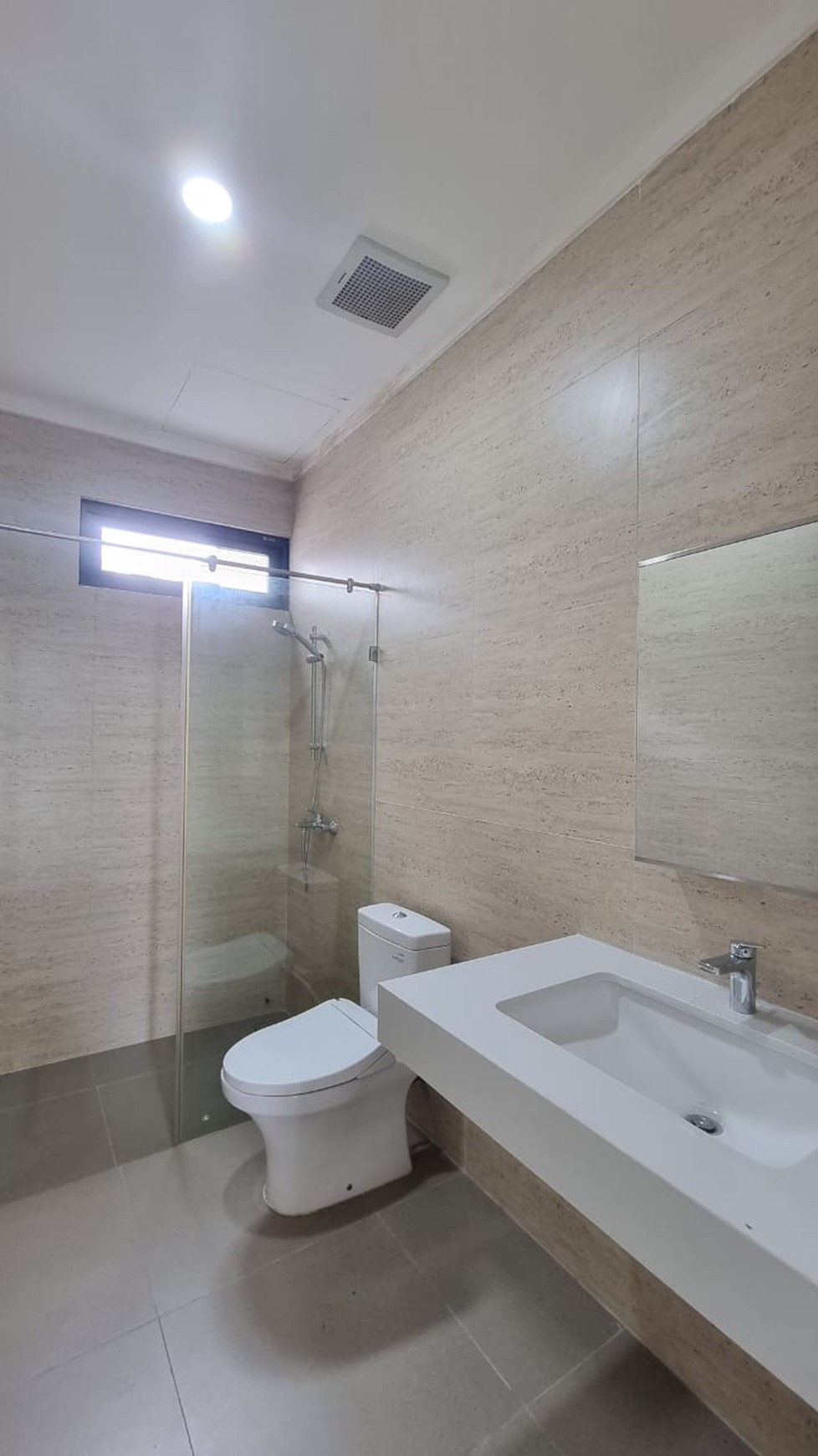 Rumah 2 Lantai Siap Huni di Bintaro Sektor 9 dengan KT 4+1 KM 4+1 SHM