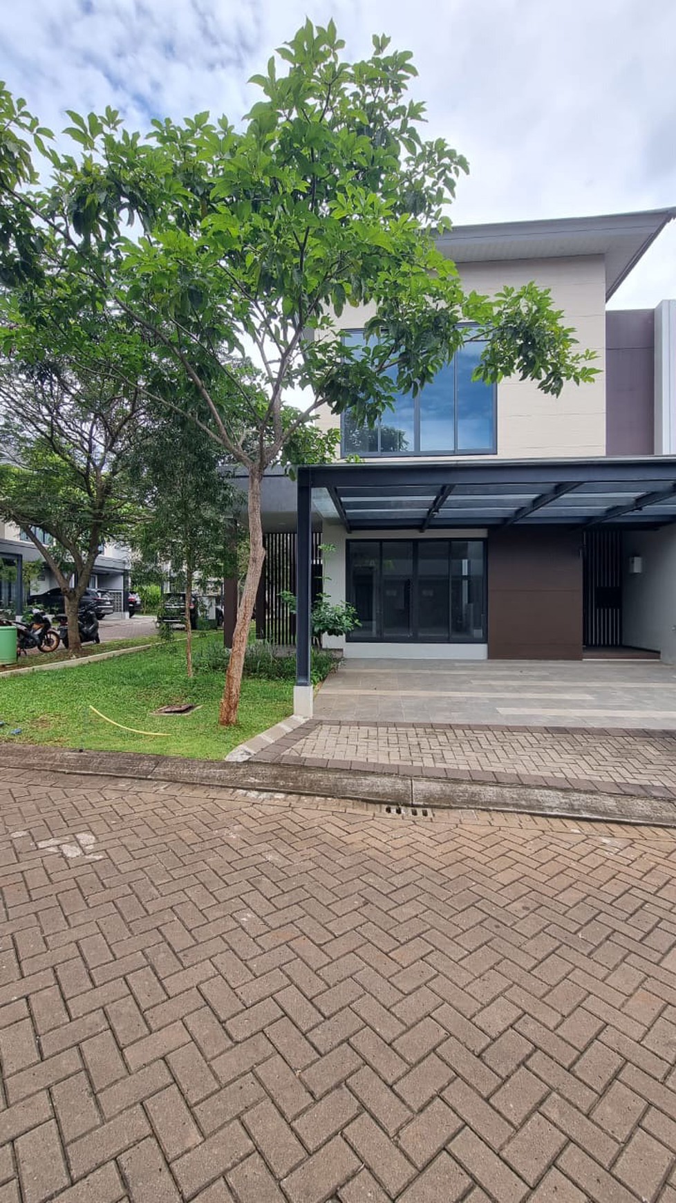 Rumah 2 Lantai Siap Huni di Bintaro Sektor 9 dengan KT 4+1 KM 4+1 SHM