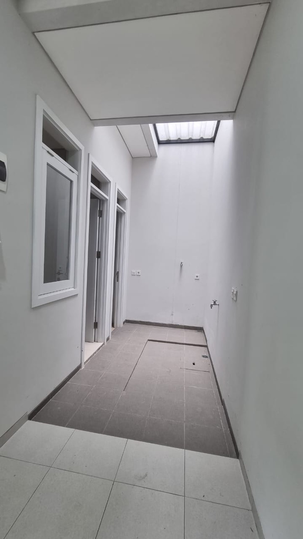 Rumah 2 Lantai Siap Huni di Bintaro Sektor 9 dengan KT 4+1 KM 4+1 SHM