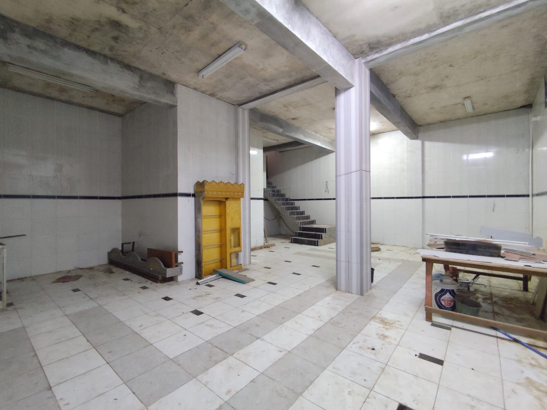 Bangunan Komersil Lokasi Strategis Di Jl Laksda Adisucipto Yogyakarta