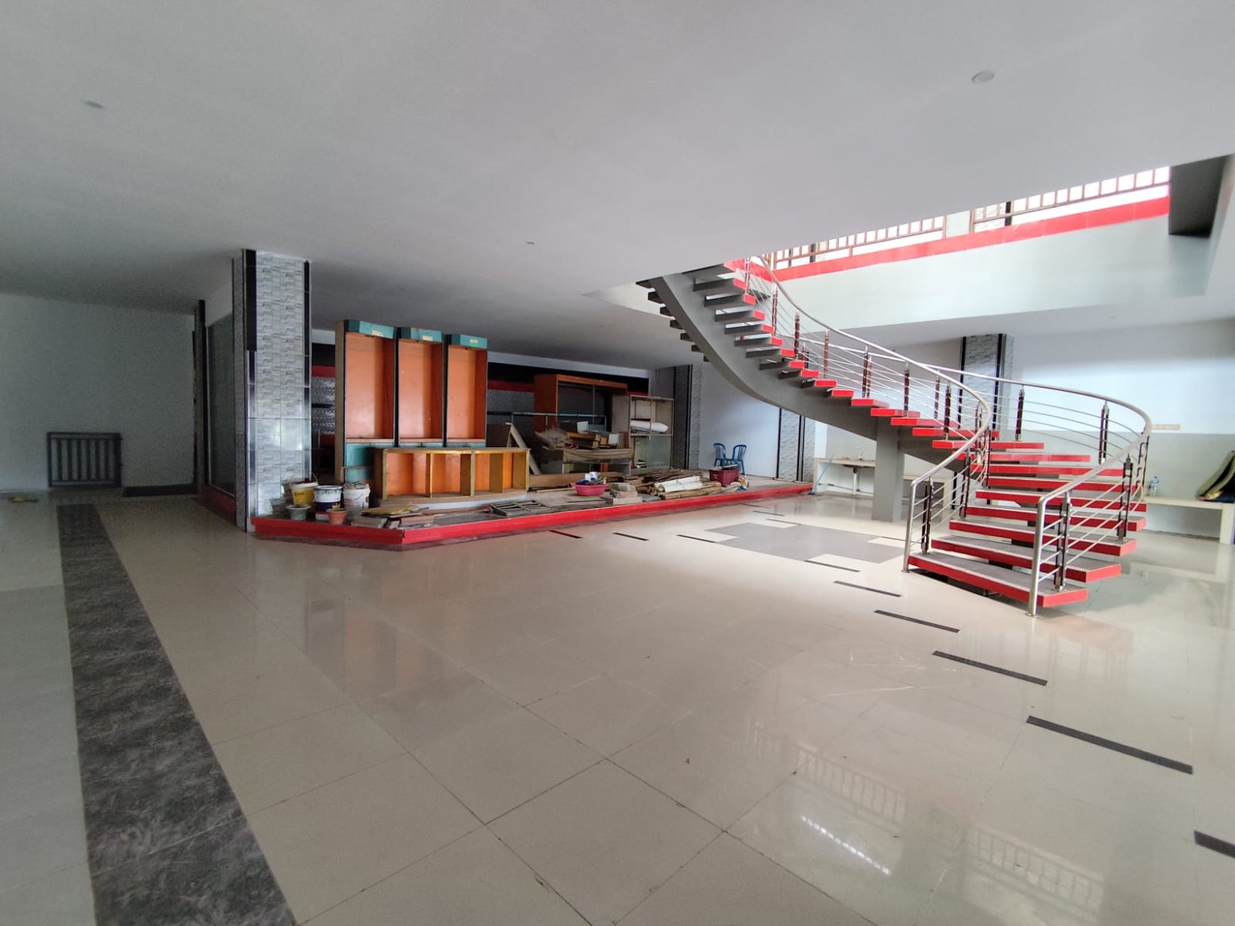 Bangunan Komersil Lokasi Strategis Di Jl Laksda Adisucipto Yogyakarta