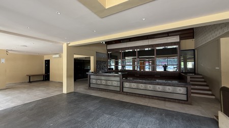 EX RESTO DI KAWASAN KEBAYORAN BARU AREA