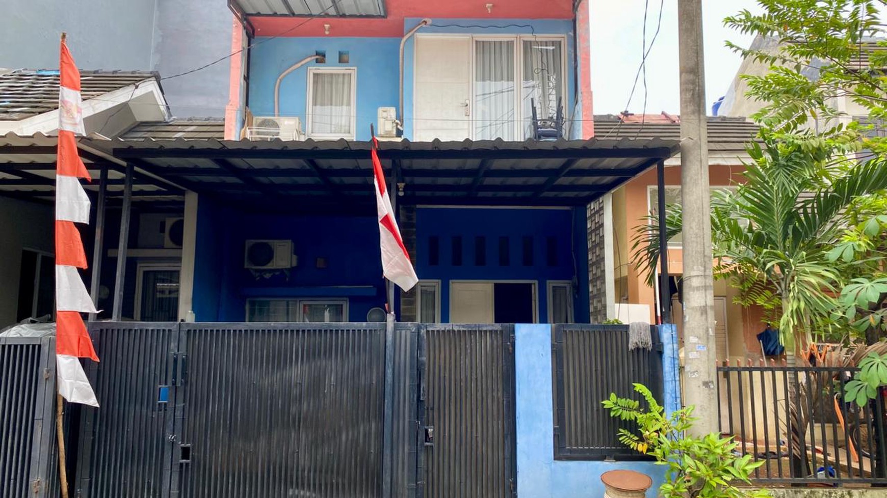 Rumah 2 Lantai 3 KT 2 KM SHm di @Jombang, Ciputat
