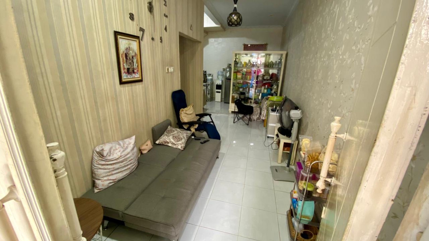 Rumah 2 Lantai 3 KT 2 KM SHm di @Jombang, Ciputat