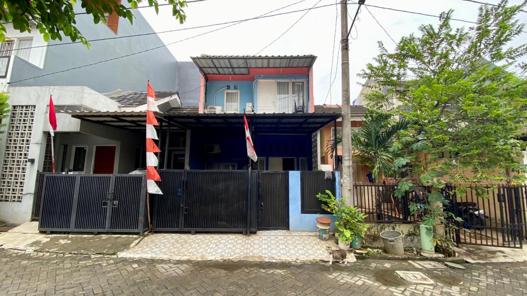 Rumah 2 Lantai 3 KT 2 KM SHm di @Jombang, Ciputat