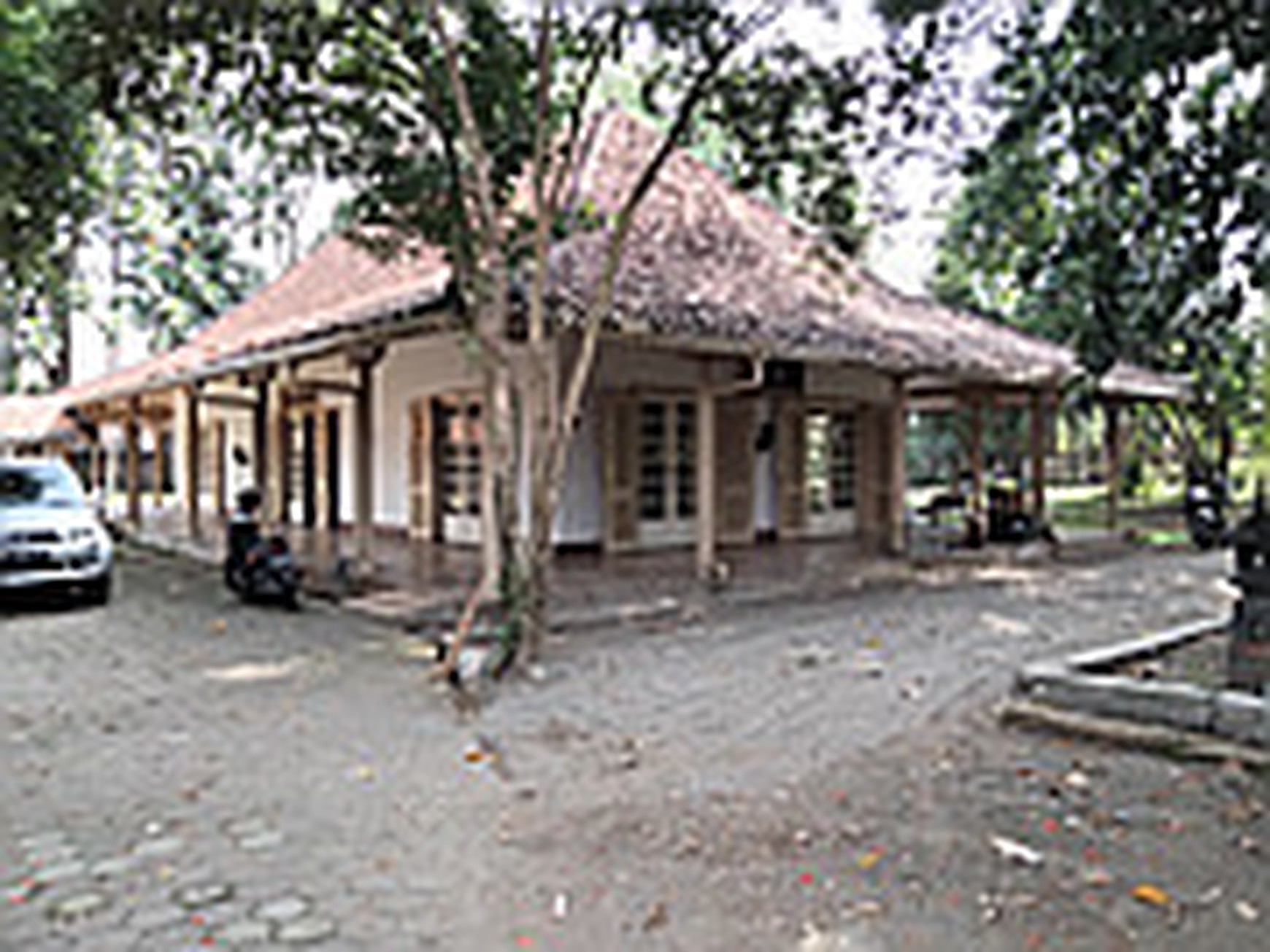 Tanah luas di Pogung Baru dekat kampus UGM jl kaliurang km5  sleman yogyakarta