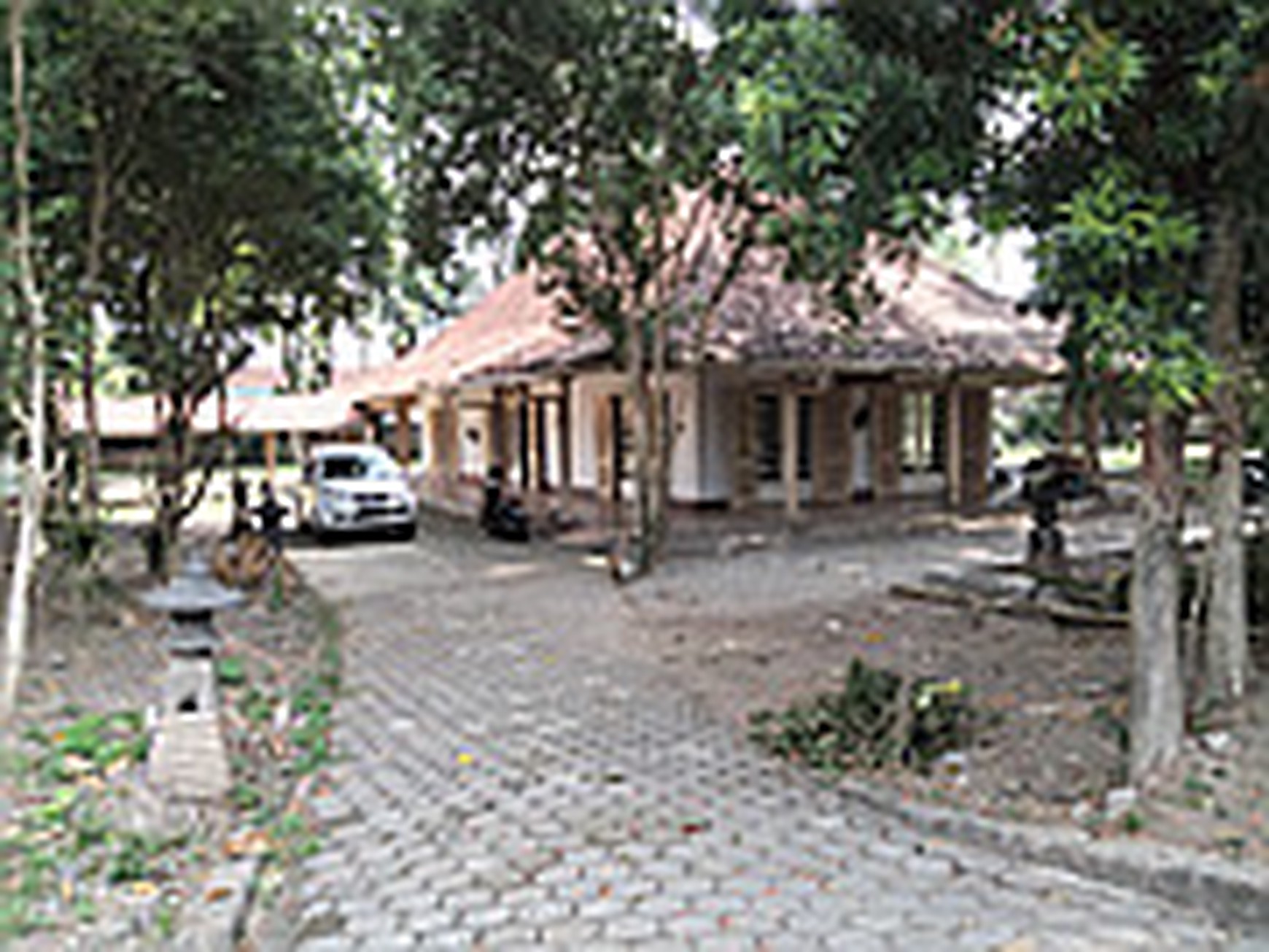 Tanah luas di Pogung Baru dekat kampus UGM jl kaliurang km5  sleman yogyakarta