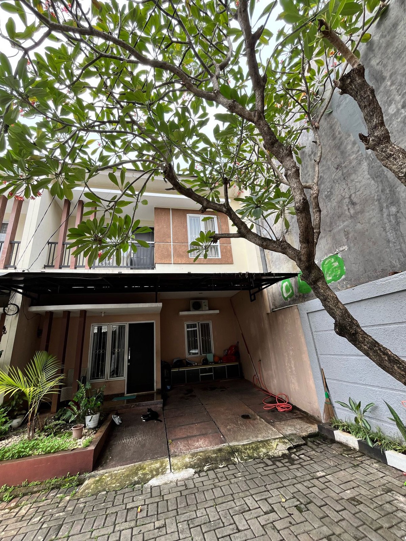 Rumah di Pondok Aren Tangerang Selatan 2 Lantai 3 KT 2+1KT SHM