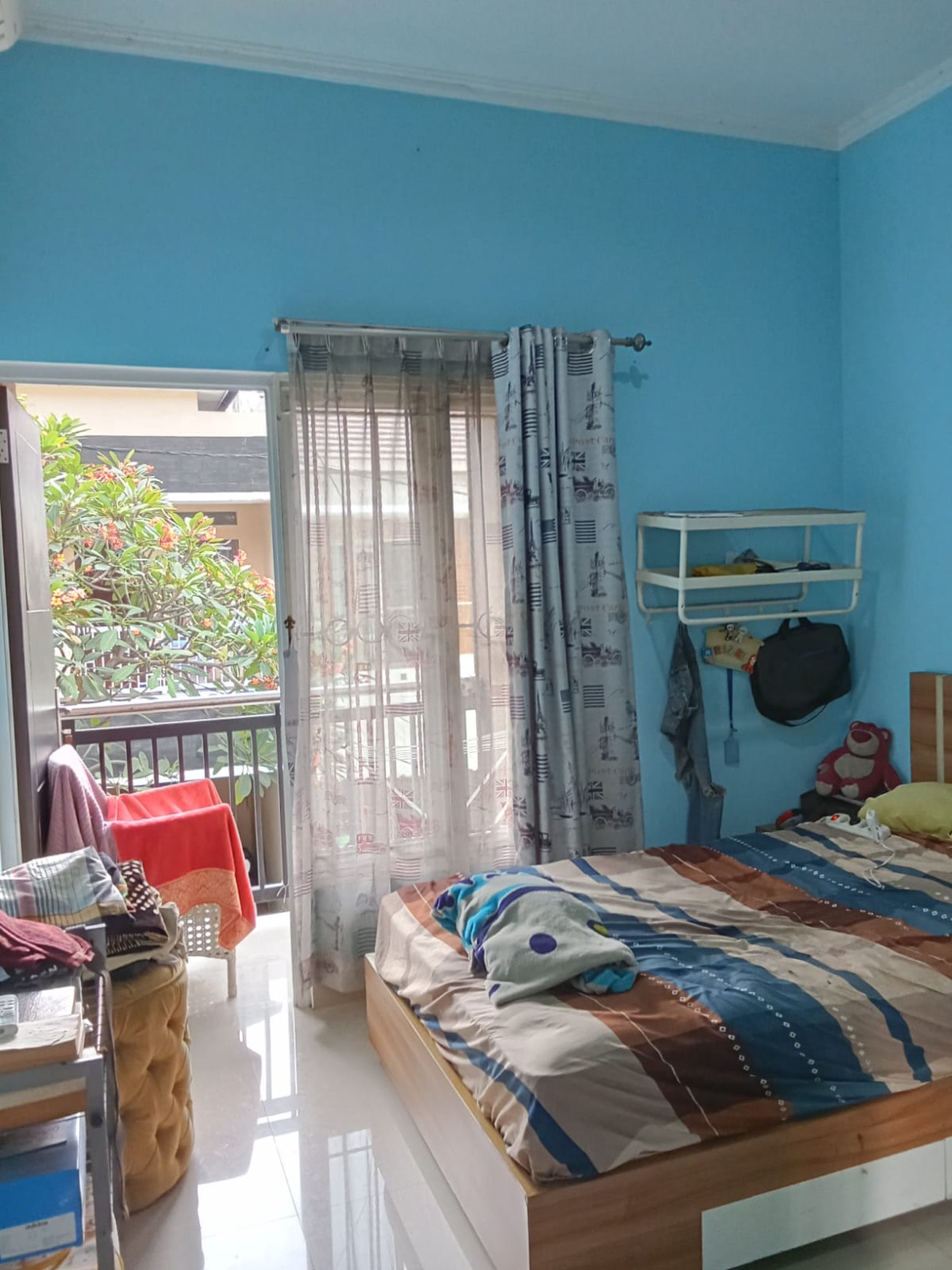 Rumah di Pondok Aren Tangerang Selatan 2 Lantai 3 KT 2+1KT SHM