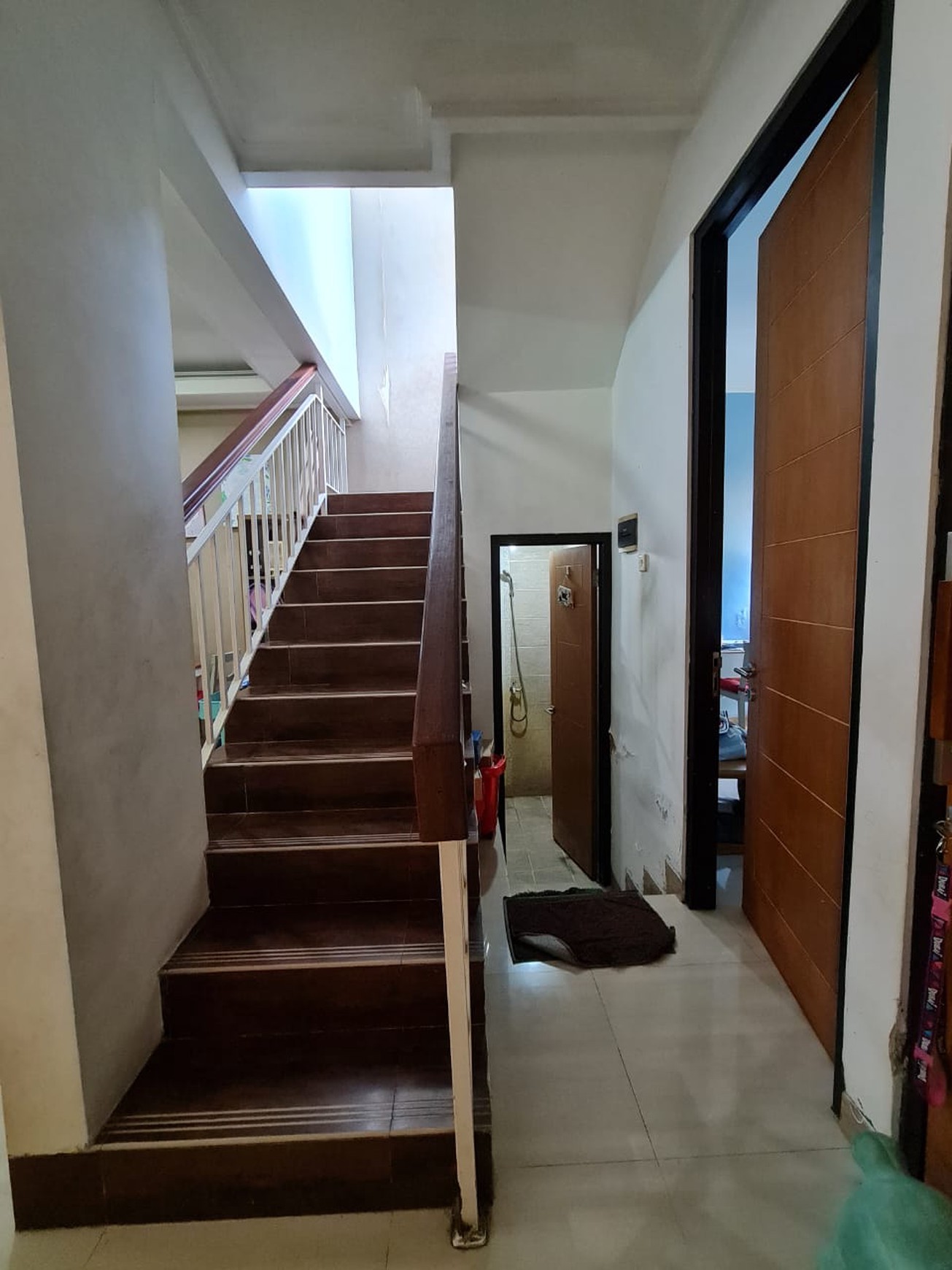 Rumah Bagus, 2 Lantai, Siap huni, lokasi strategis dekat ST. Pd Ranji di Bintaro