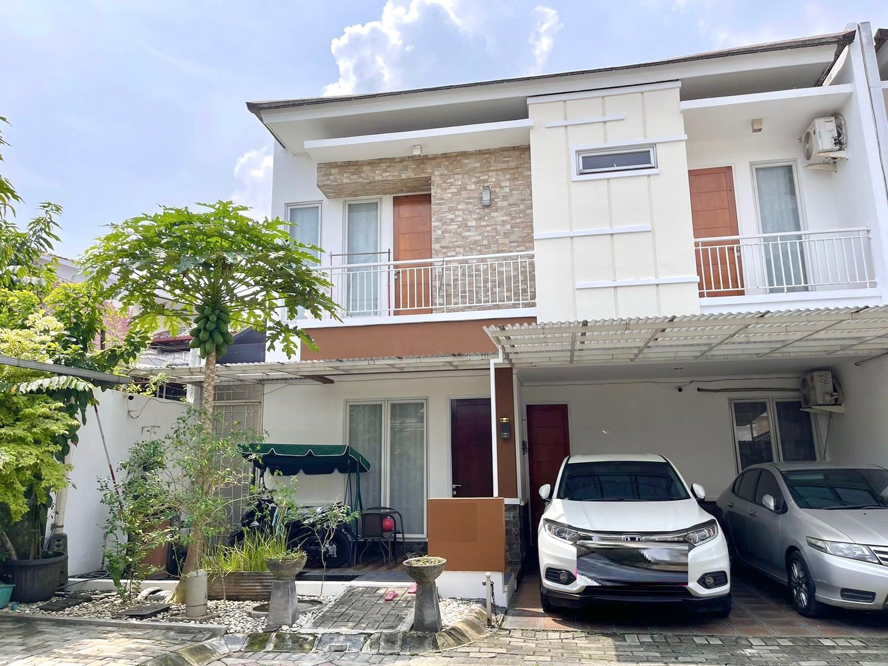 Rumah bagus, rapih dan apik dalam Cluster kemanan 24 jam di Bintaro