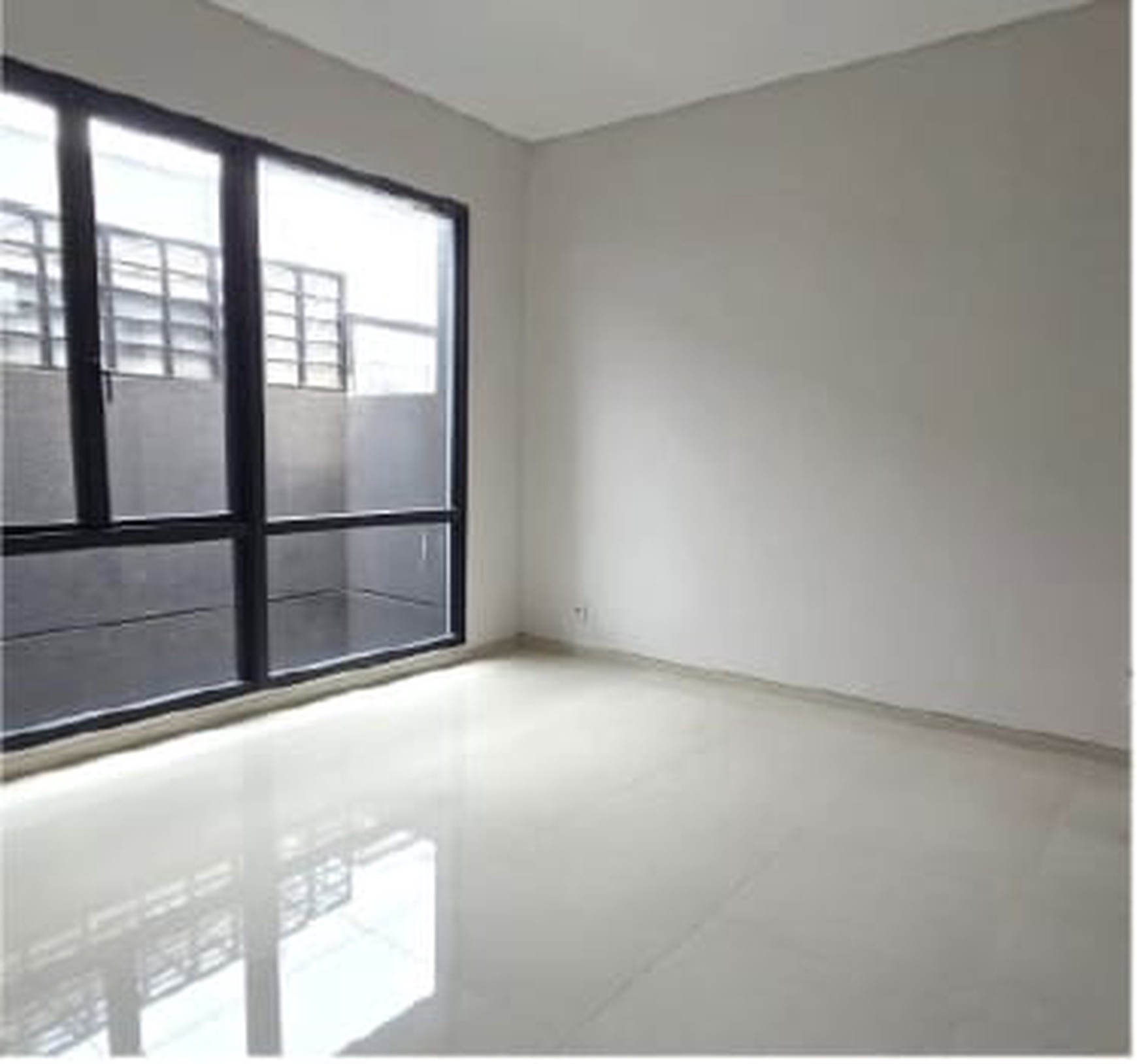 Dijual Cepat Rumah Brand New ,dalam cluster di Bintaro Jaya 7.