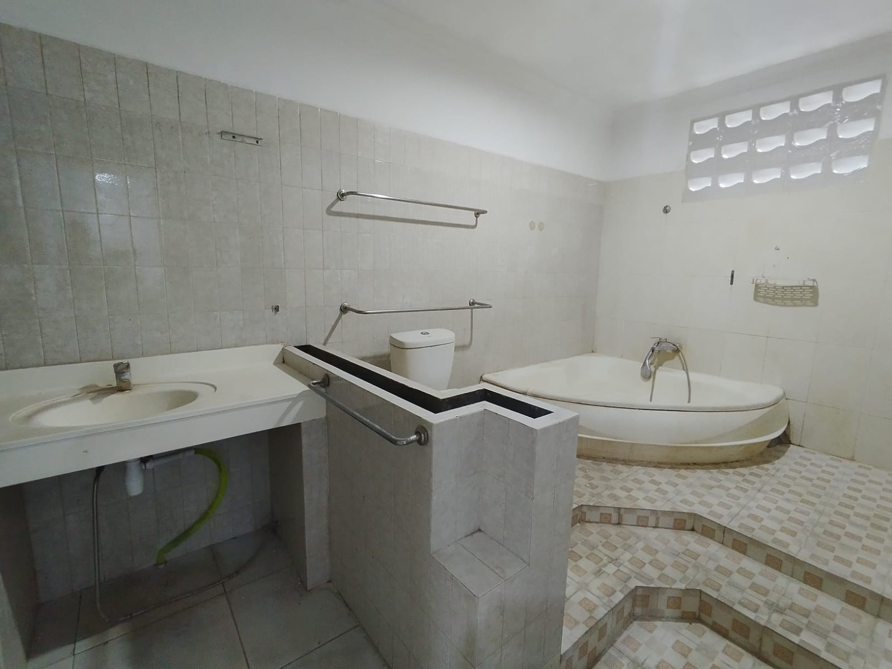 Disewakan Rumah Dalam Perum Taman Griya Indah Lokasi Dekat Mirota Godean