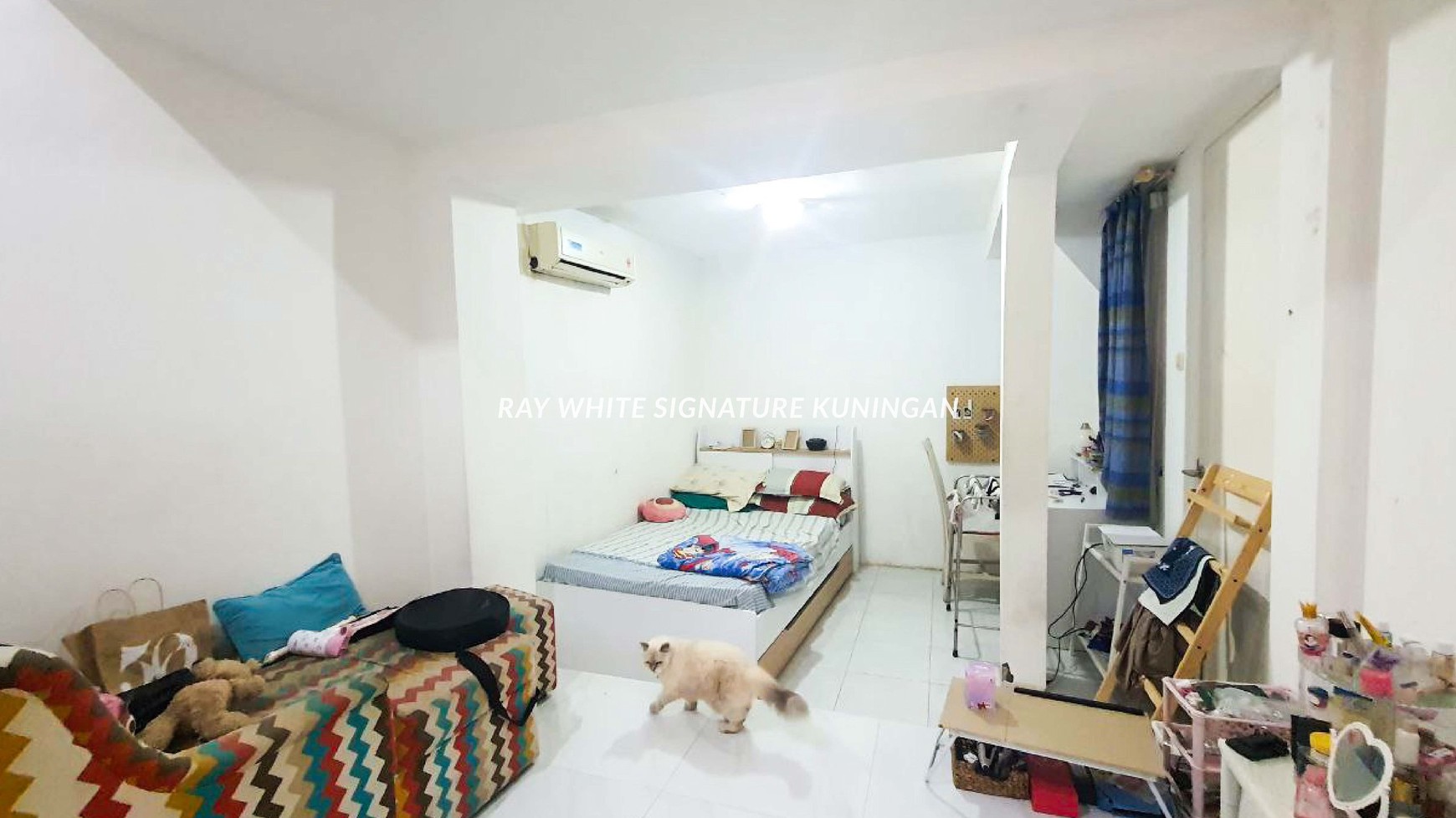 Rumah 3 Lantai Mewah di Jantung Kebayoran Baru - Lokasi Premium & Strategis
