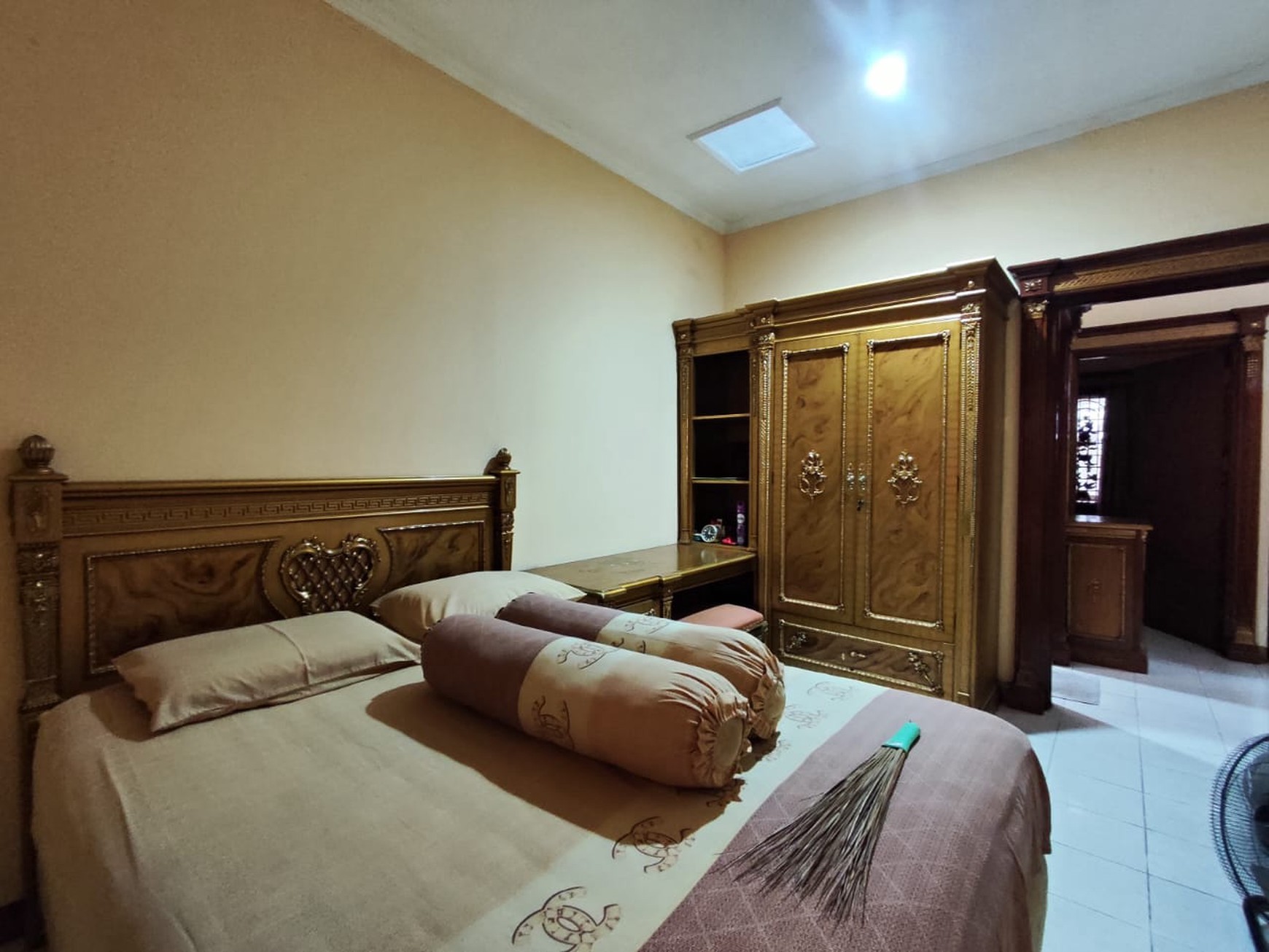 Idaman Banget ! Rumah plus Kantor Full Furnish di Pusat Kota Dekat Dengan Sekolah BPK Sudirman dan BPK Cibabat