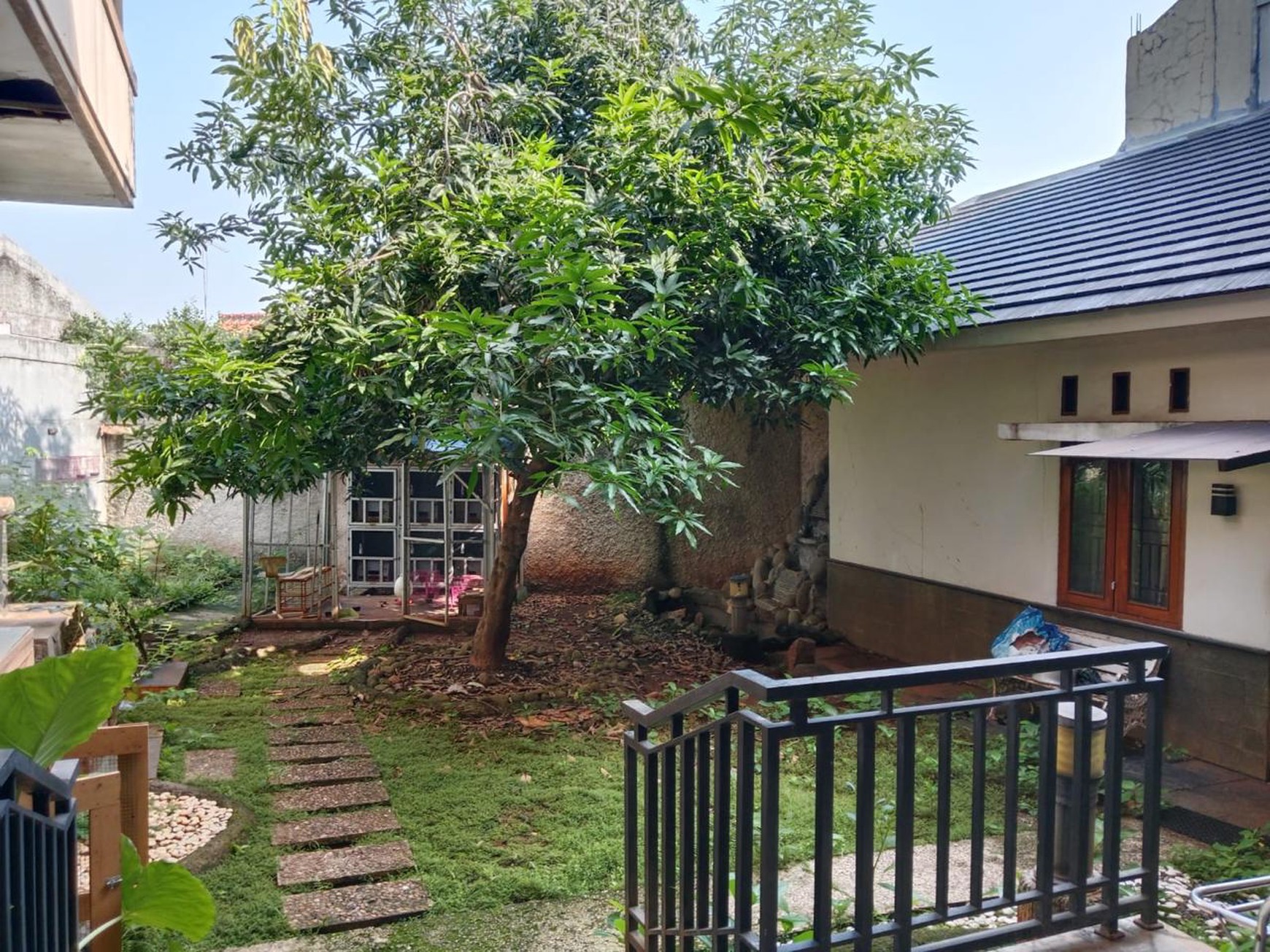 Rumah Mewah di Pasar Rebo, jakarta Timur