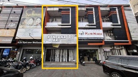 Disewakan Ruko 3 Lantai Lokasi Strategis Depan Pakuwon Mall 