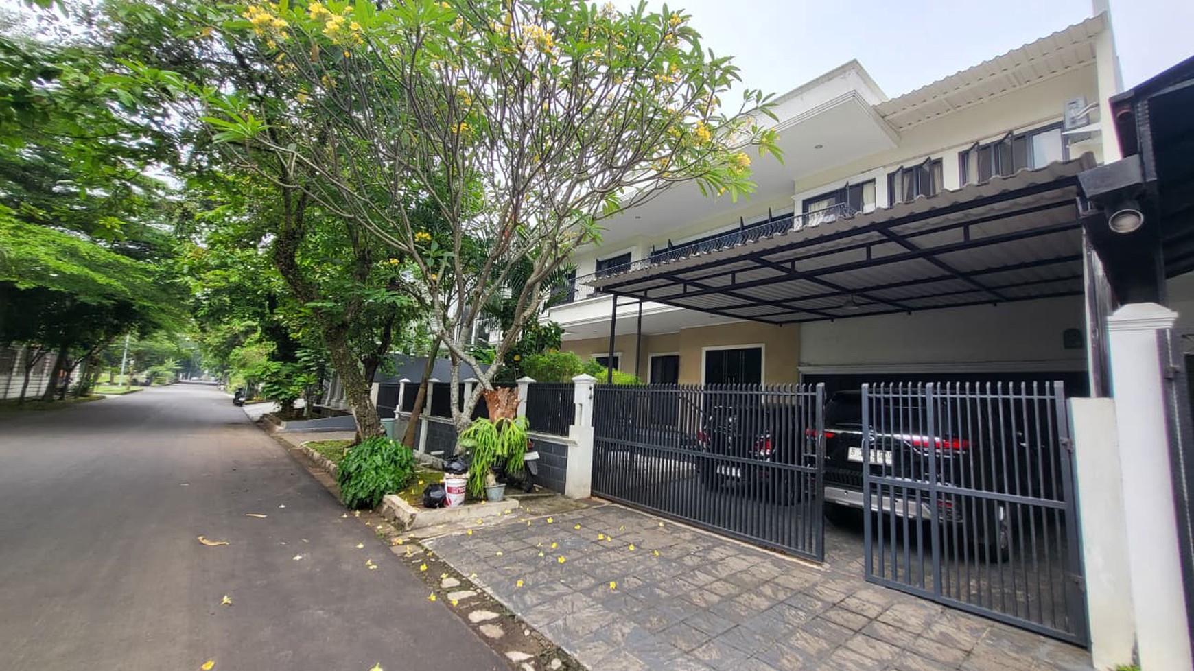 Rumah Mewah Dengan Kolam Renang Pribadi di Giri Loka BSD