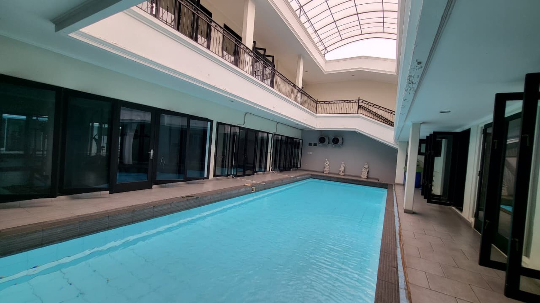 Rumah Mewah Dengan Kolam Renang Pribadi di Giri Loka BSD