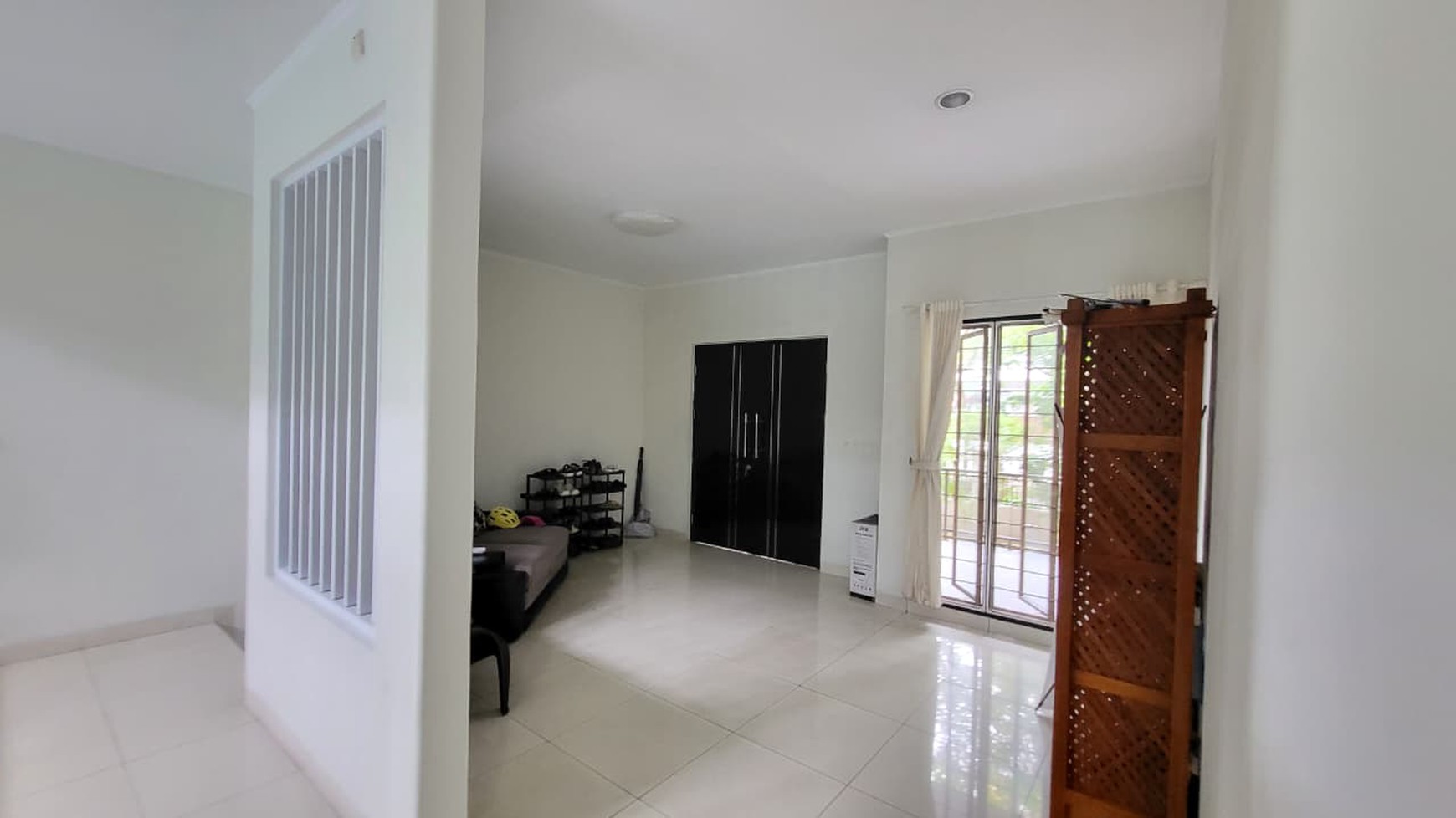 Rumah Mewah Dengan Kolam Renang Pribadi di Giri Loka BSD