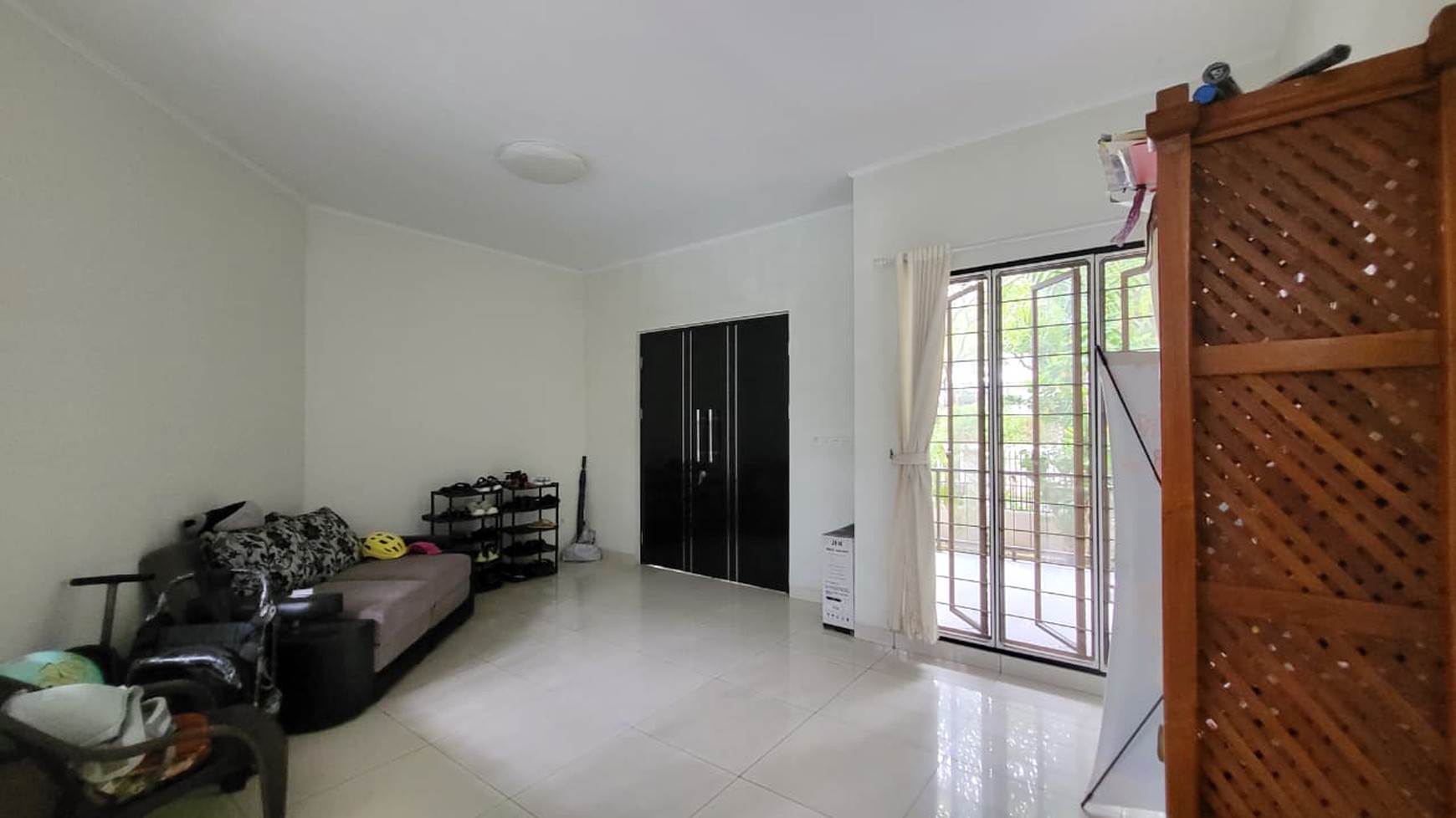 Rumah Mewah Dengan Kolam Renang Pribadi di Giri Loka BSD