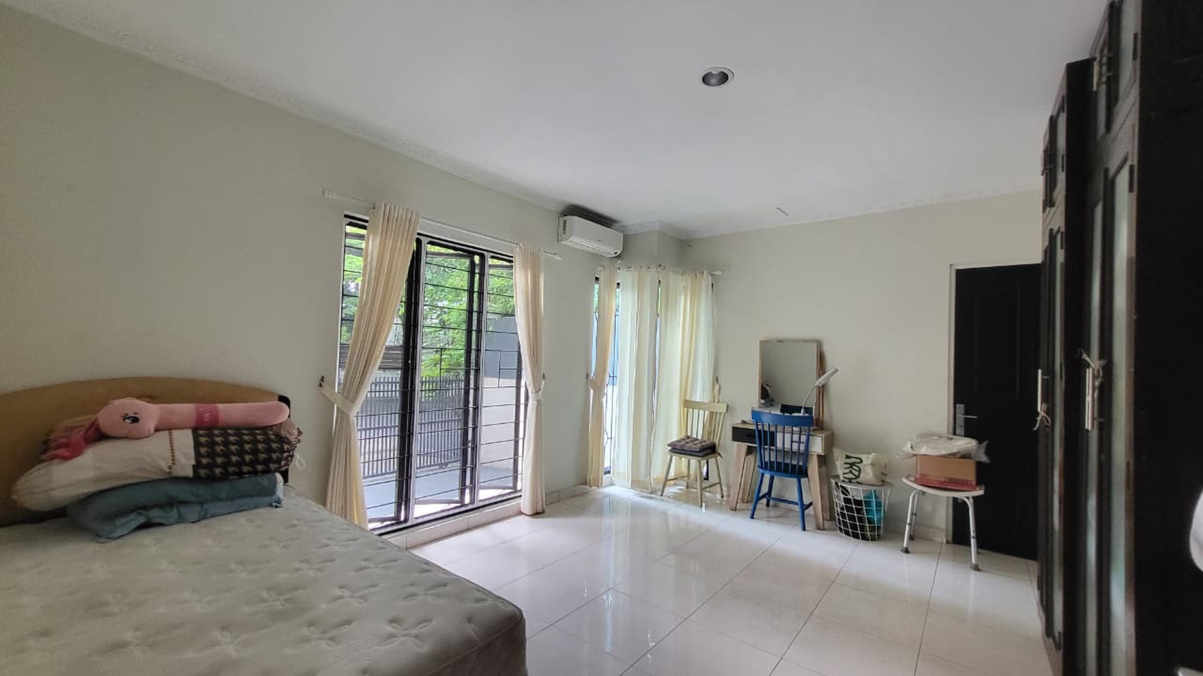 Rumah Mewah Dengan Kolam Renang Pribadi di Giri Loka BSD