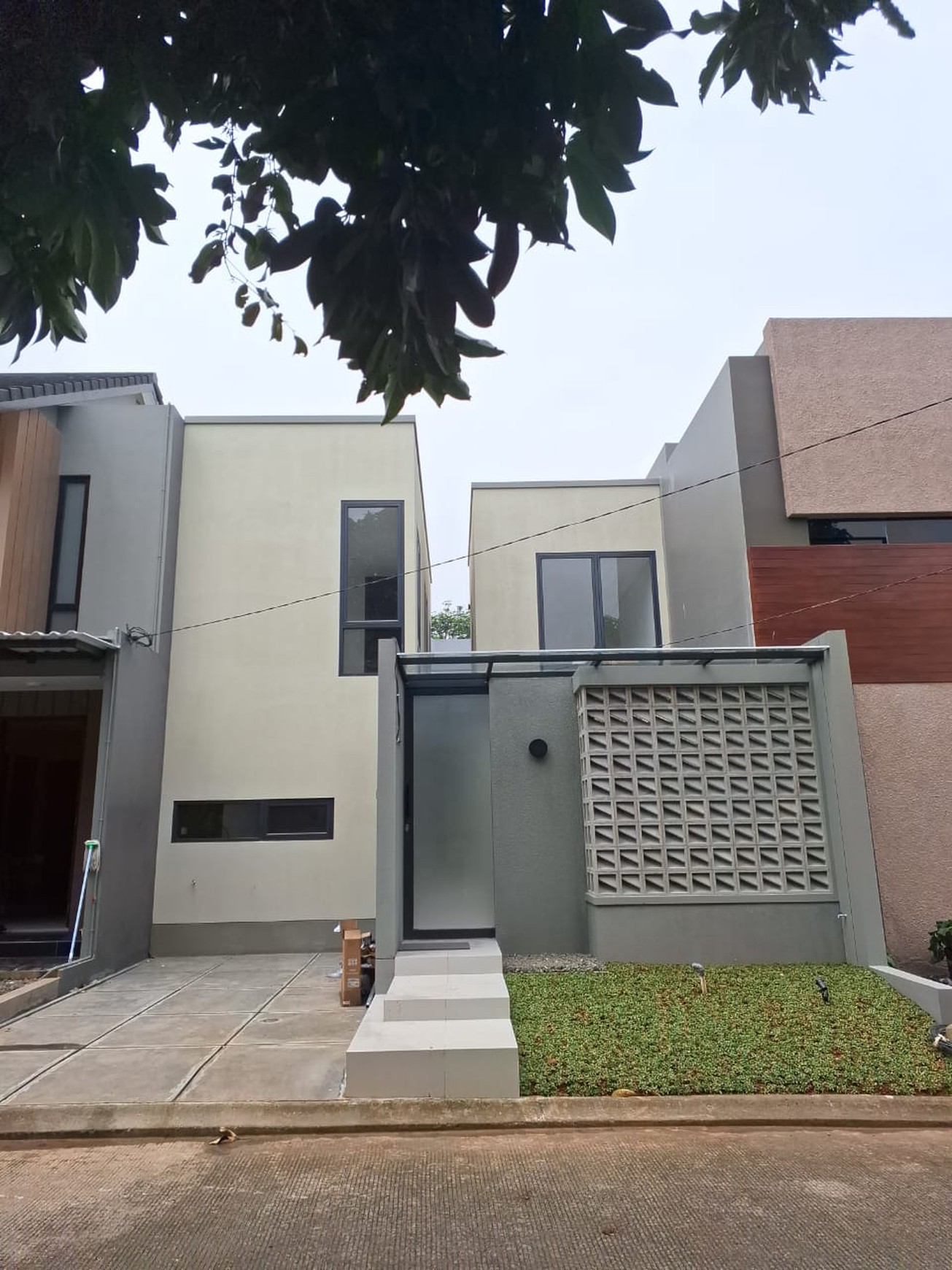 Rumah baru siap huni, Serpong Garden dekat BSD city  Konsep Desain Villa