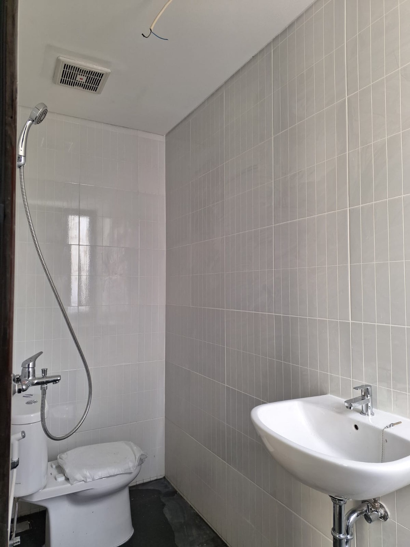 Rumah baru siap huni, Serpong Garden dekat BSD city  Konsep Desain Villa