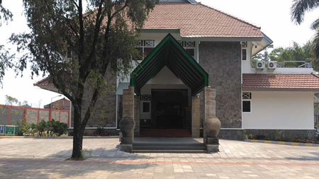 Gedung Dijual Di Malang (Commercial Building for Sale in Malang, East Java)