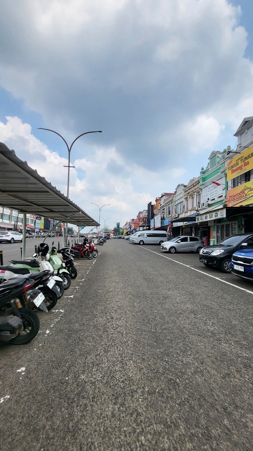 Ruko Hadap Jalan Raya di BSD Dekat Tol dan Pergudangan Taman Tekno