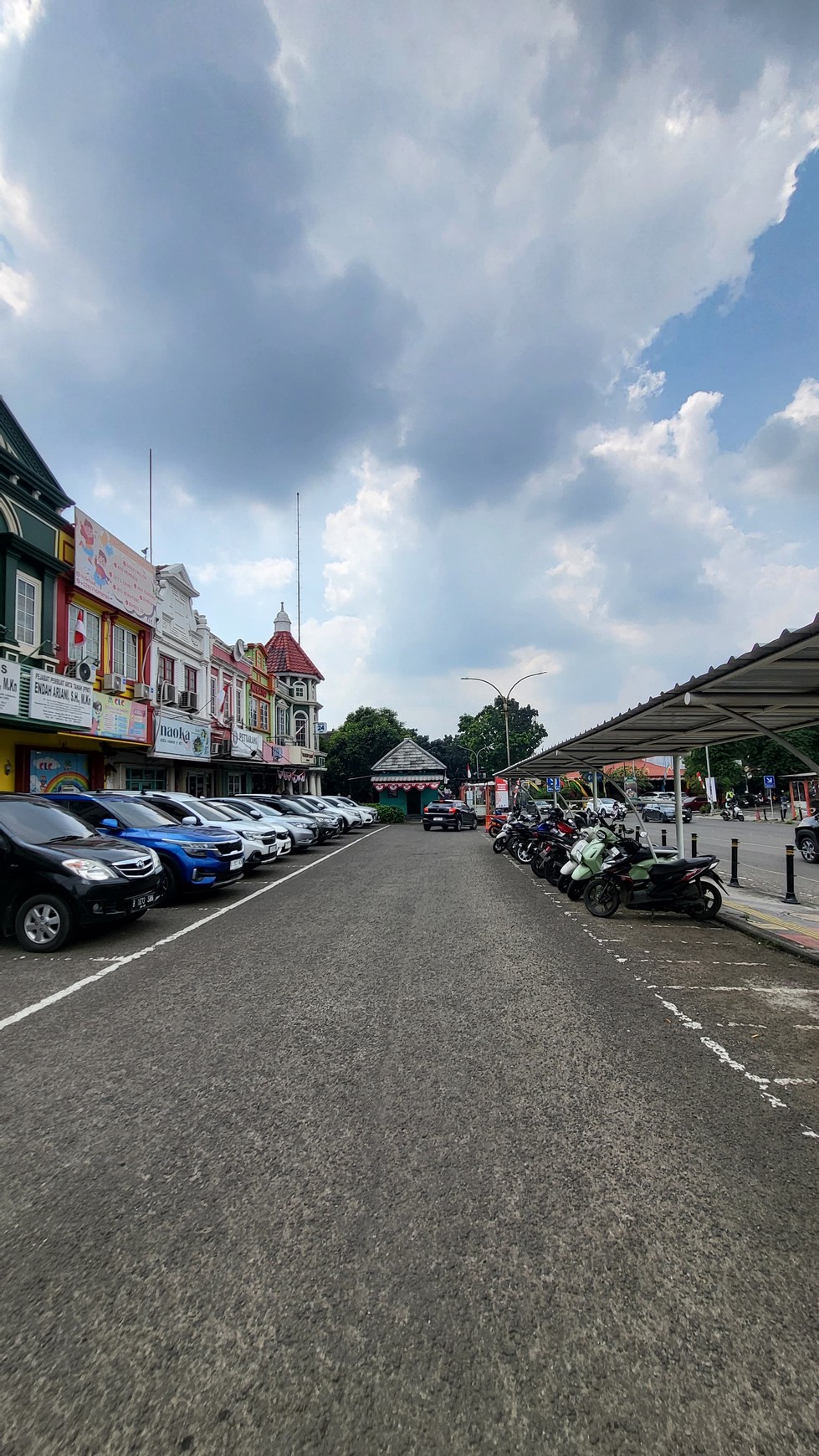 Ruko Hadap Jalan Raya di BSD Dekat Tol dan Pergudangan Taman Tekno