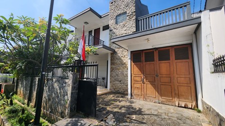 Rumah 2 Lantai Dijual di Cipinang Indah 