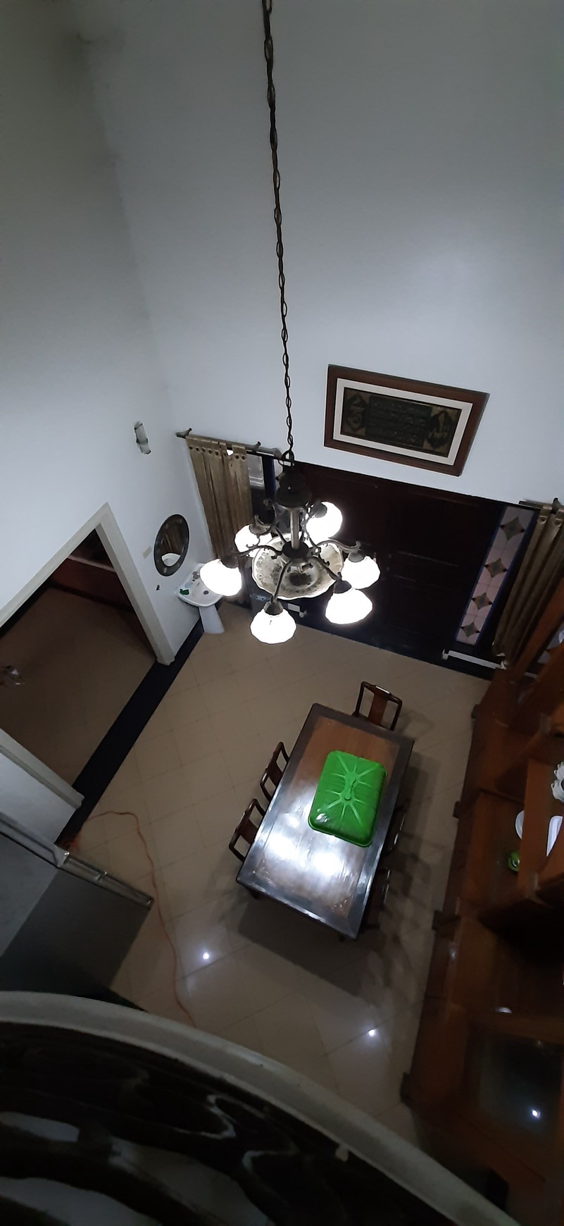 Rumah Asri dengan Tanah Luas di Pamulang Timur