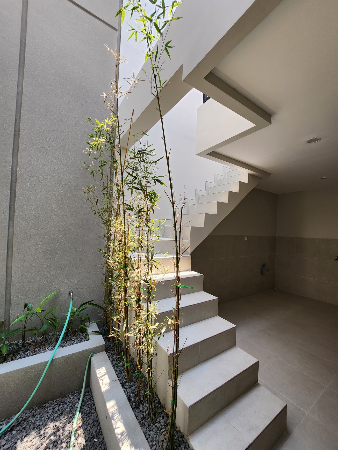 Dijual Rumah Baru Citraland Waterfront ' Woodland - Eastwood Spesial Row Jalan 4 Mobil Modern Mewah Lokasi Terdepan