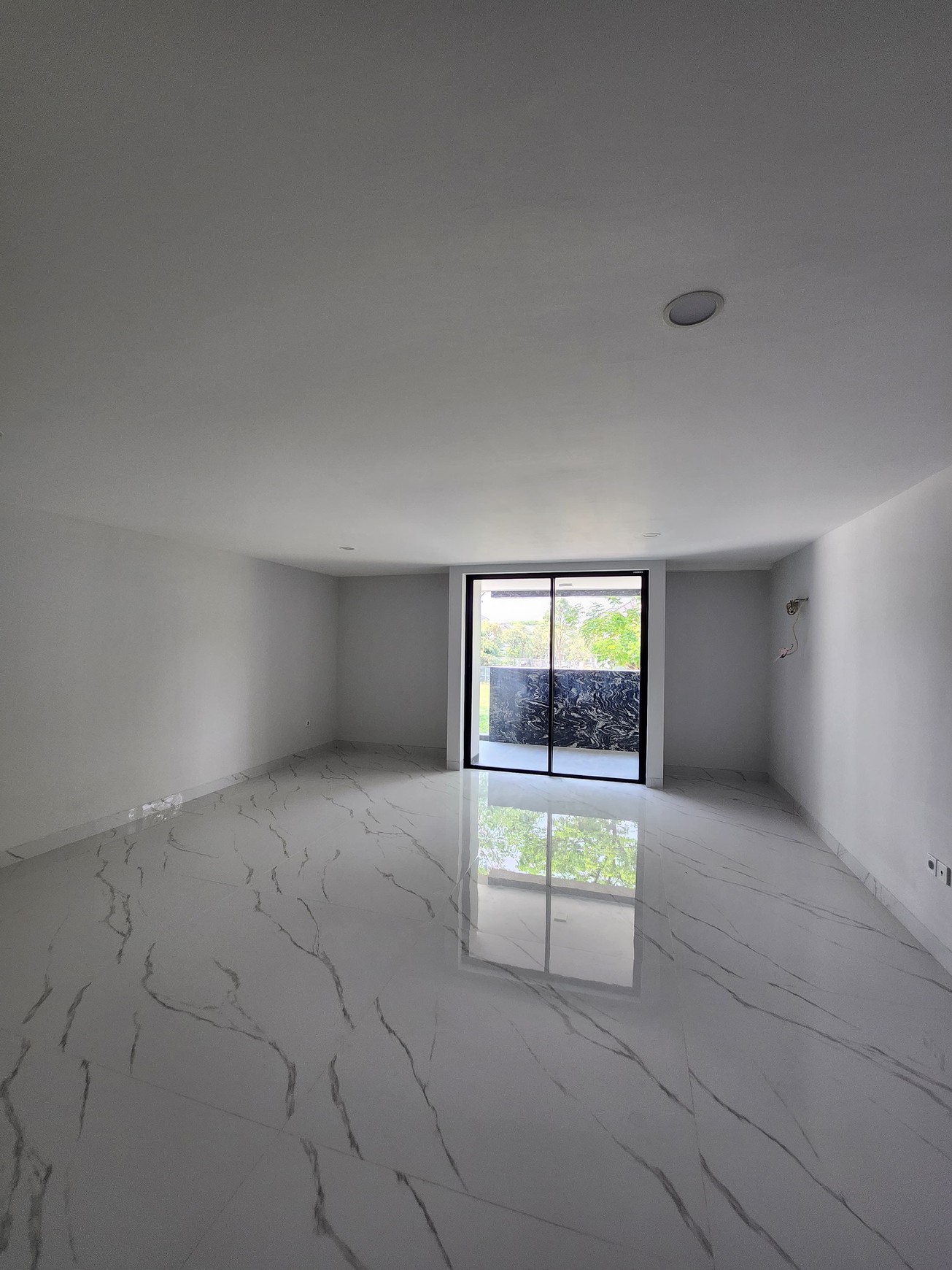 Dijual Rumah Baru Citraland Waterfront ' Woodland - Eastwood Spesial Row Jalan 4 Mobil Modern Mewah Lokasi Terdepan