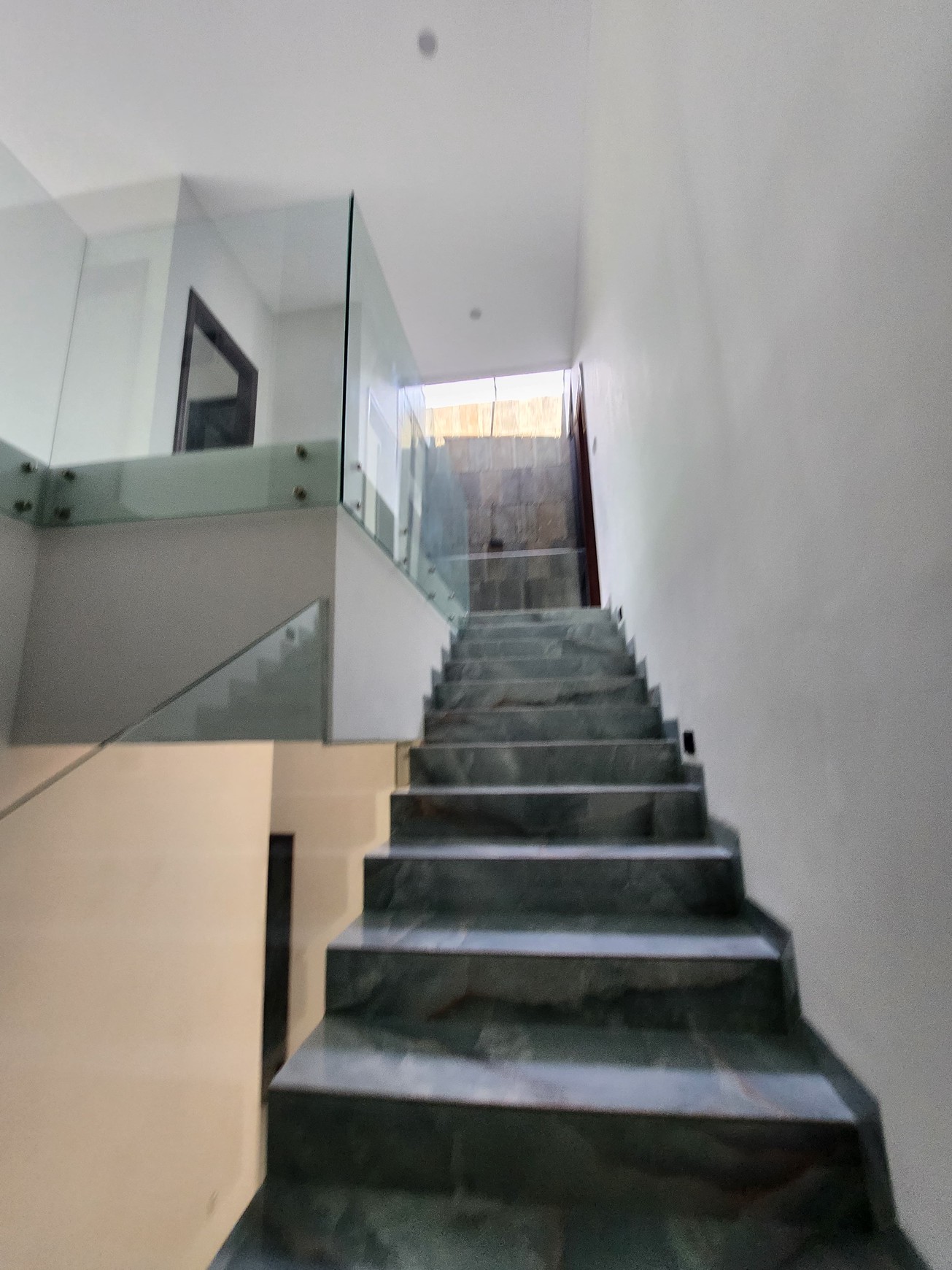 Dijual Rumah Baru Citraland Waterfront ' Woodland - Eastwood Spesial Row Jalan 4 Mobil Modern Mewah Lokasi Terdepan
