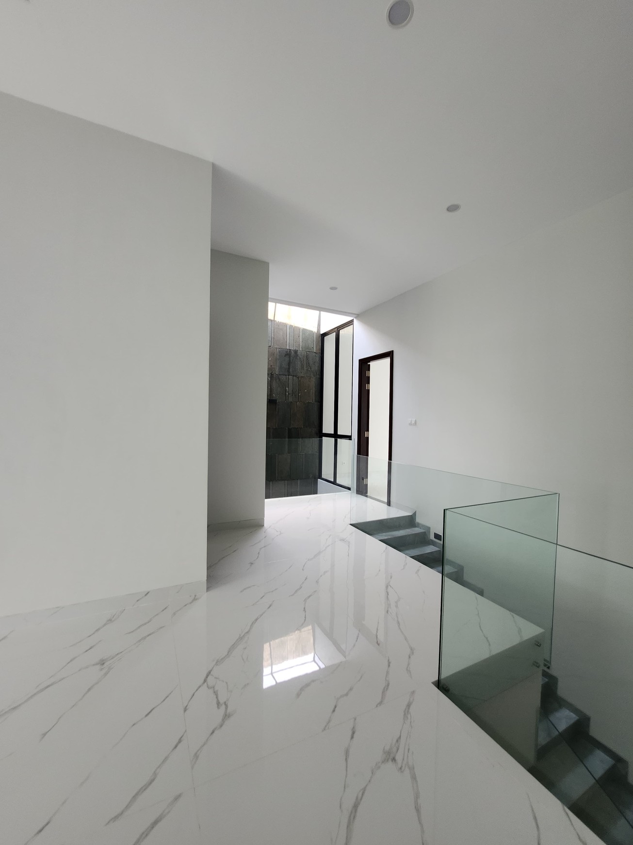 Dijual Rumah Baru Citraland Waterfront ' Woodland - Eastwood Spesial Row Jalan 4 Mobil Modern Mewah Lokasi Terdepan