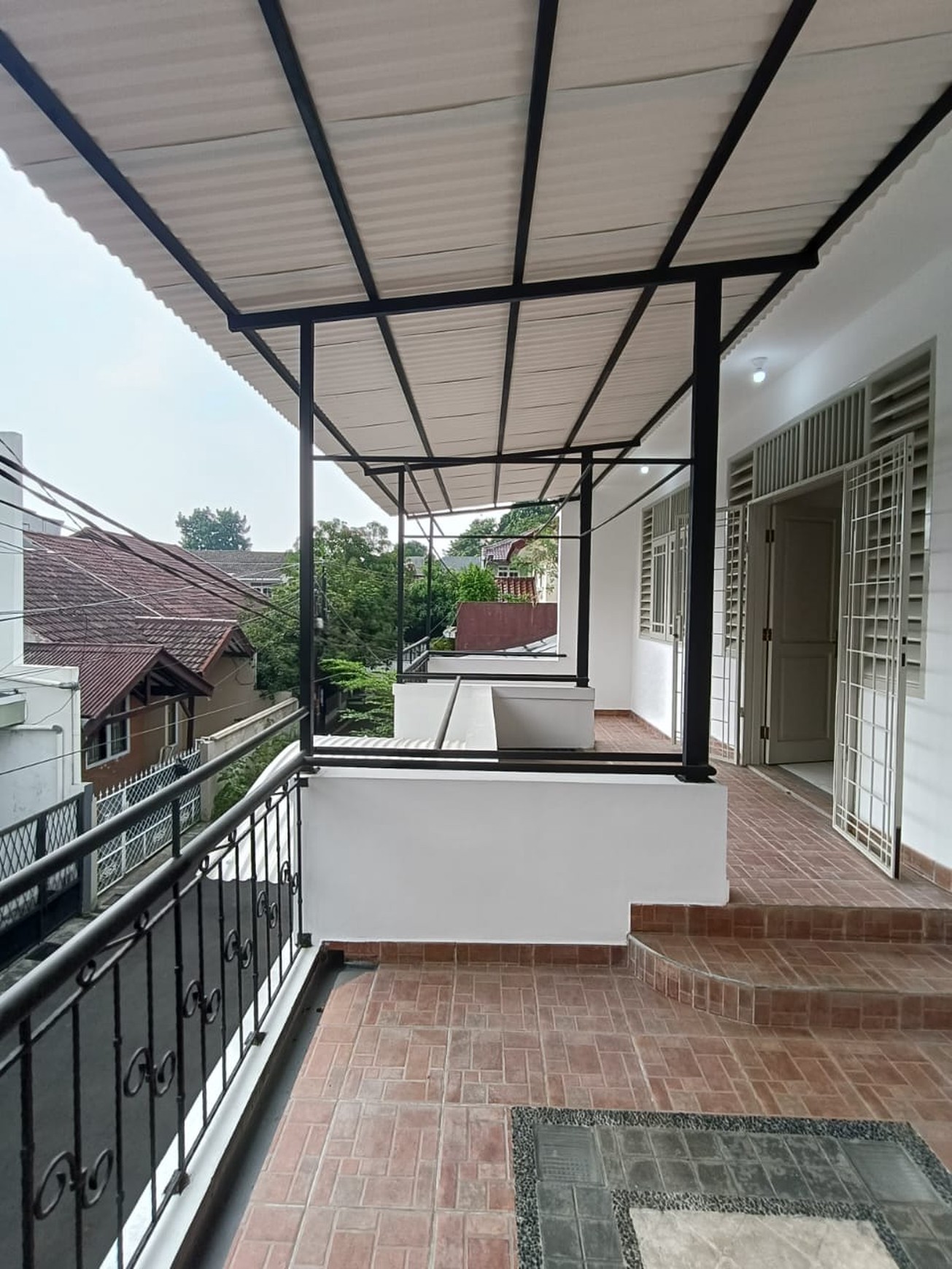 Rumah bagus, 2 lantai, rapih dan nyaman di Jurang Manggu