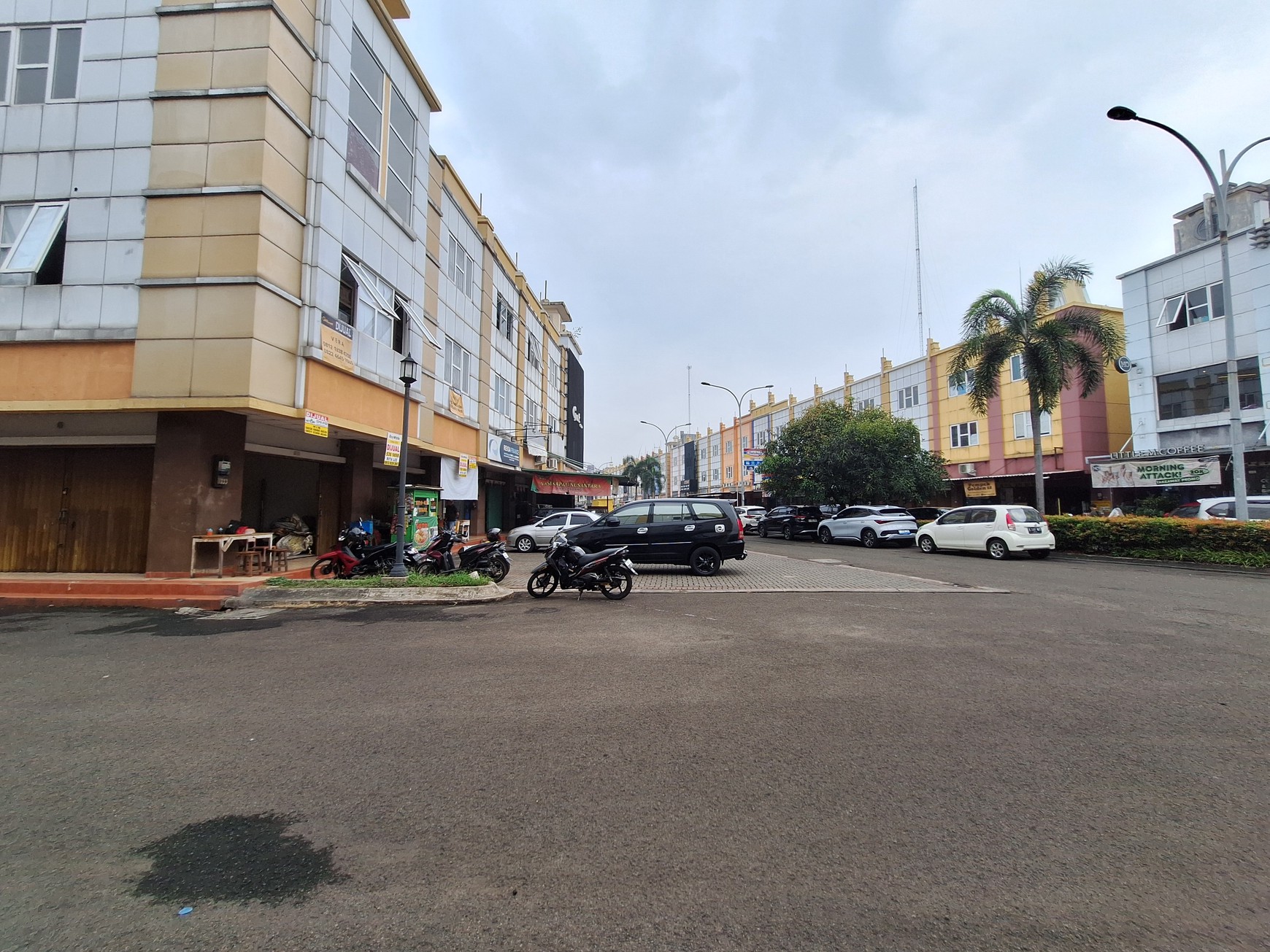 Jual Cepat Gandeng Hook Ruko Golden Boulevard BSD, Strategis, Lokasi Bagus, Siap Pakai