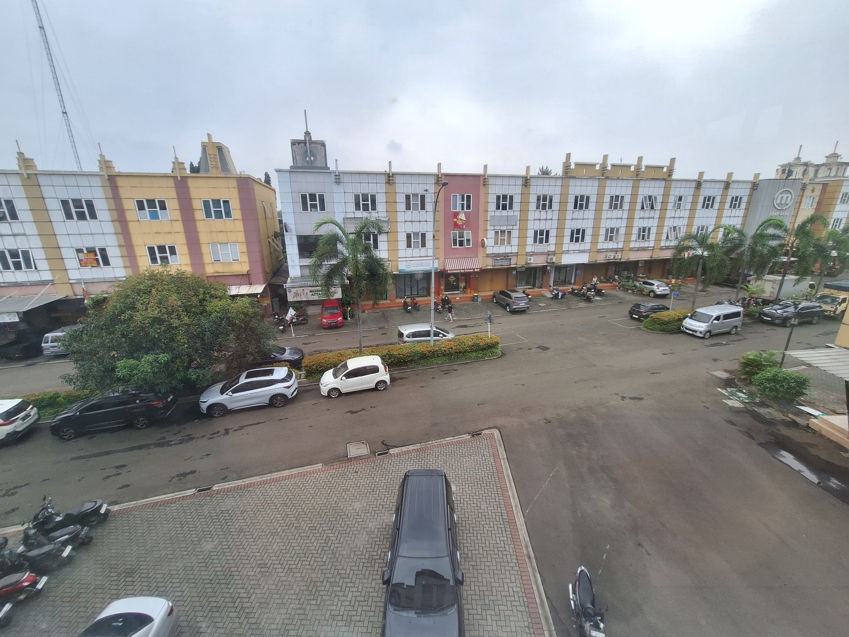 Jual Cepat Gandeng Hook Ruko Golden Boulevard BSD, Strategis, Lokasi Bagus, Siap Pakai